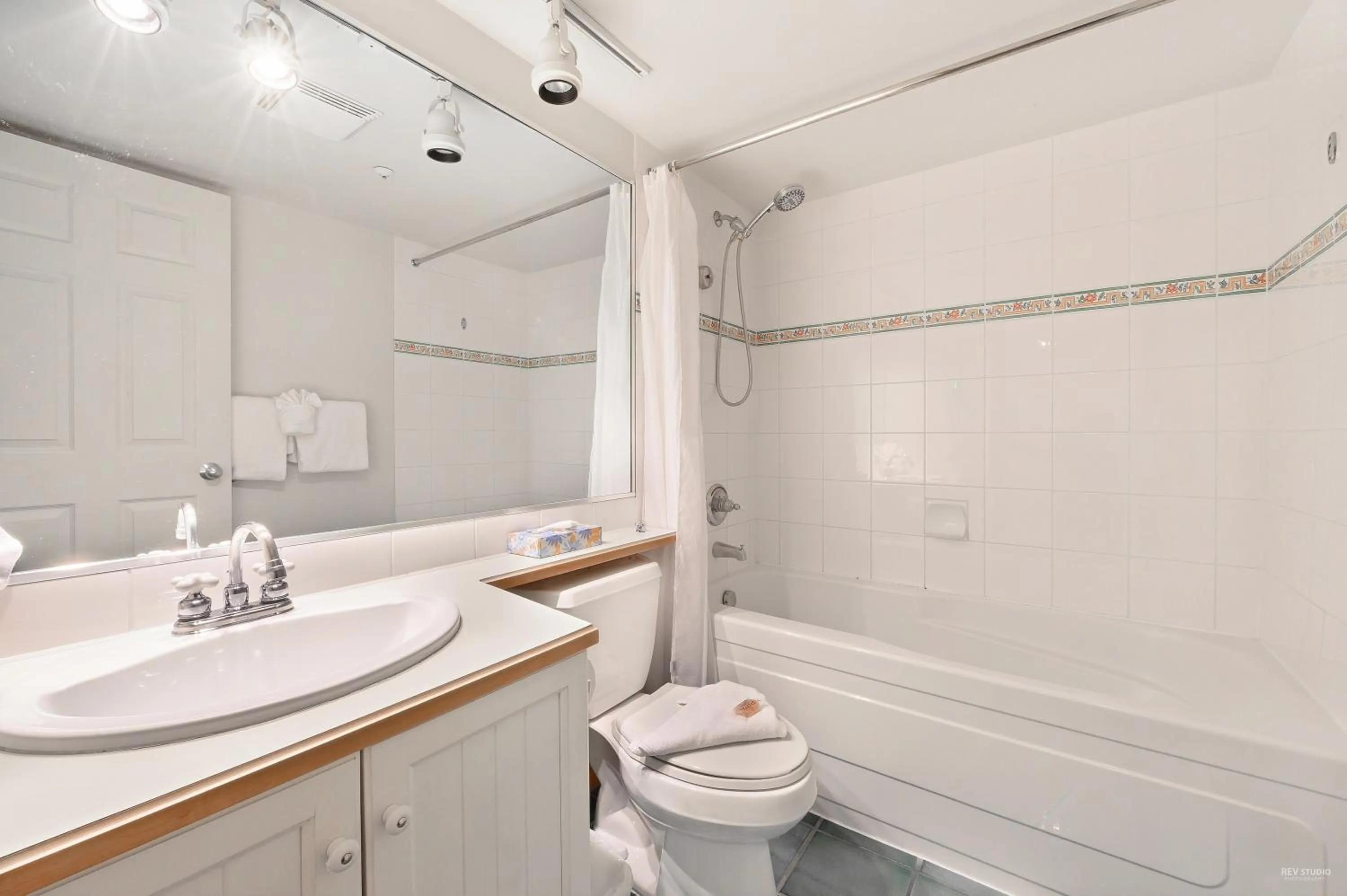 The Best Top Floor Ski-in/Ski-out at the Aspens