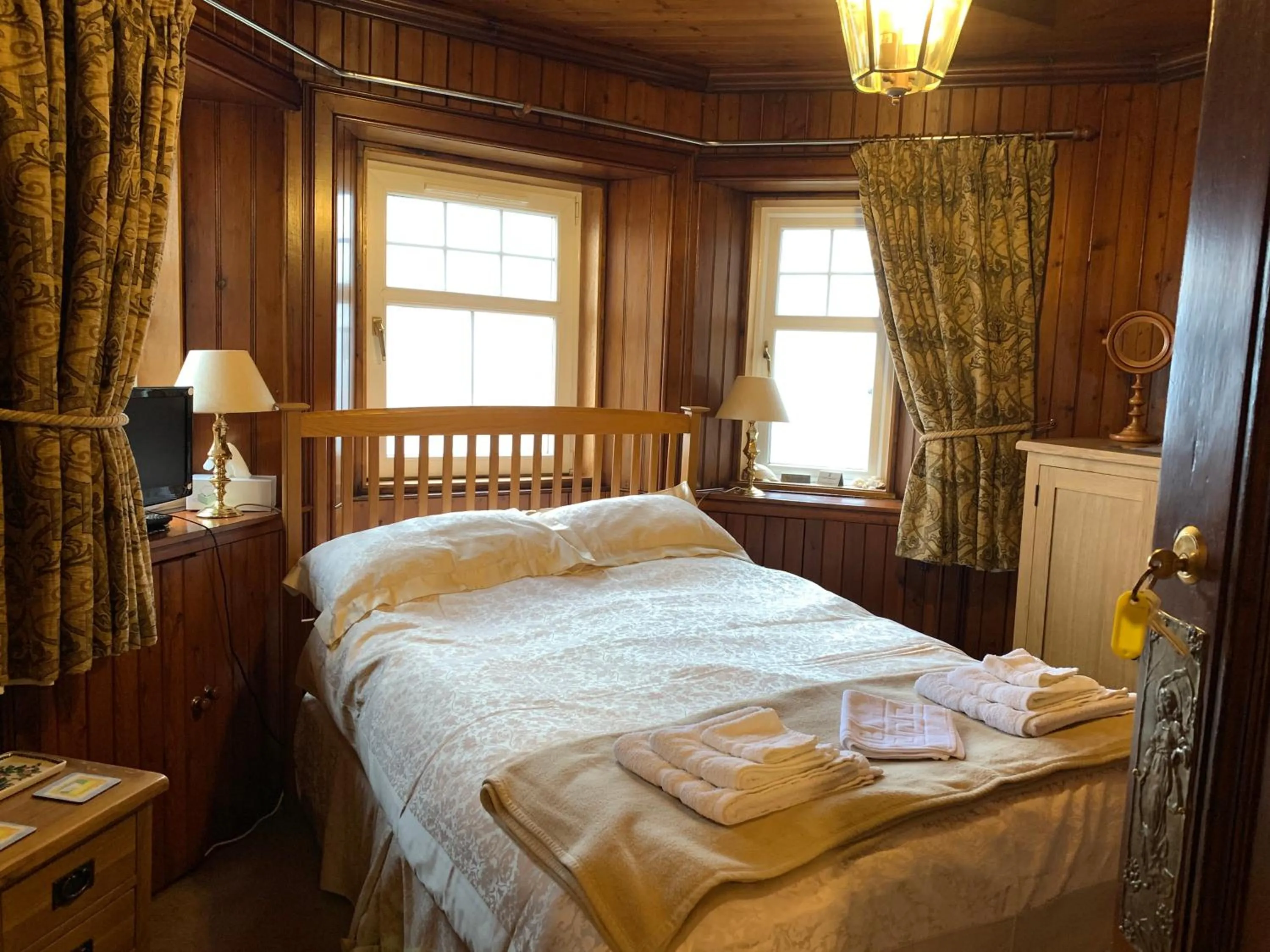 Double Room with Private Bathroom - single occupancy in Dunivaig B&B
