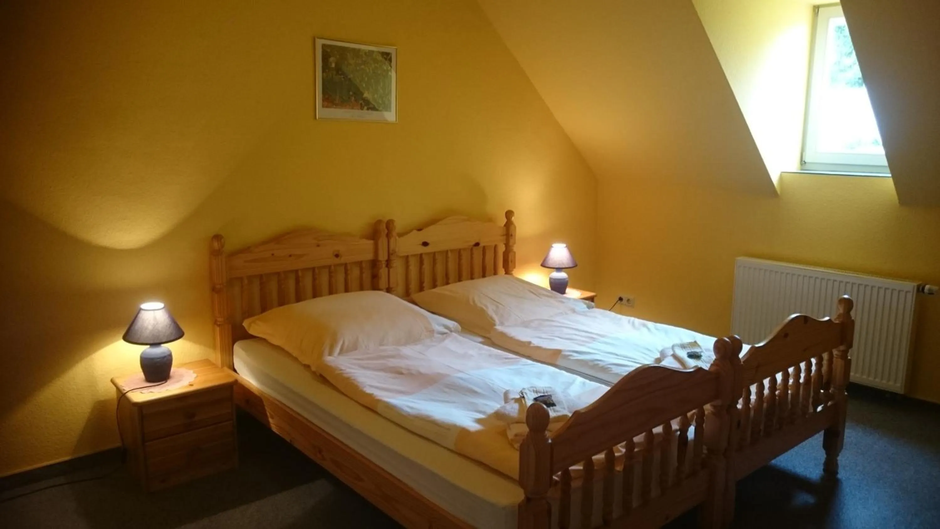 Bed in Gaststätte und Pension Felsenthal