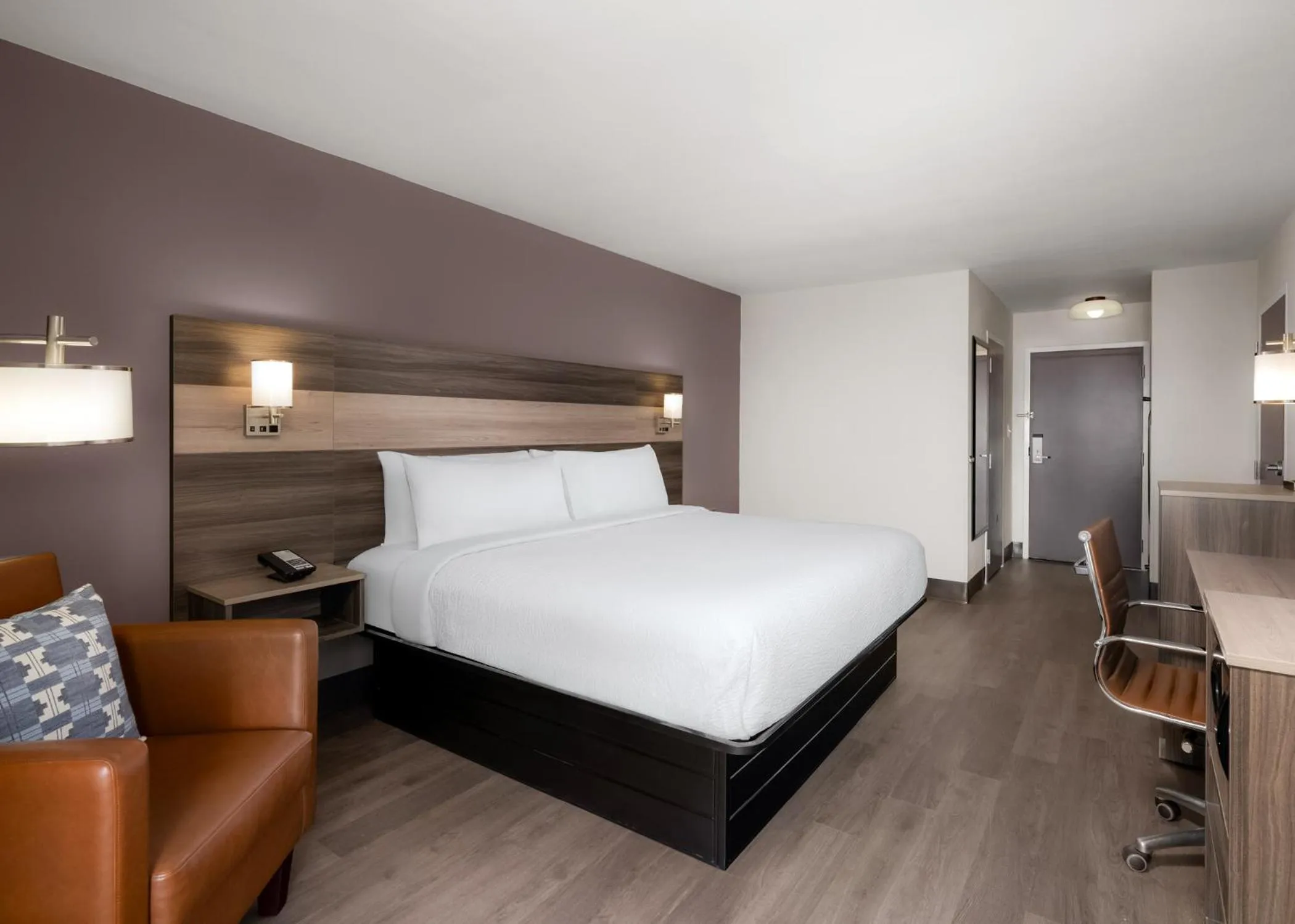 Bed in Garner Hotel Augusta West by IHG