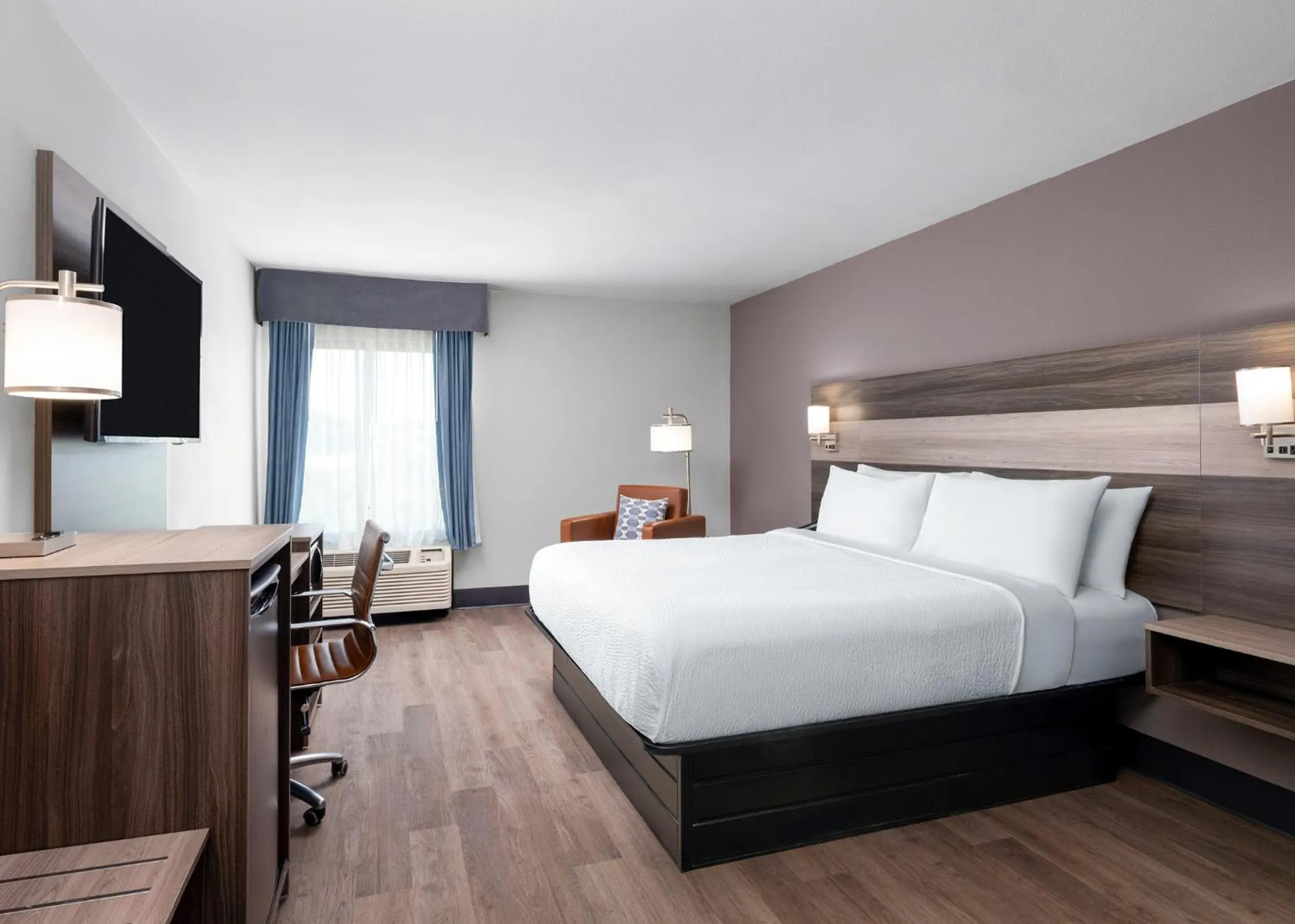 Bed in Garner Hotel Augusta West by IHG