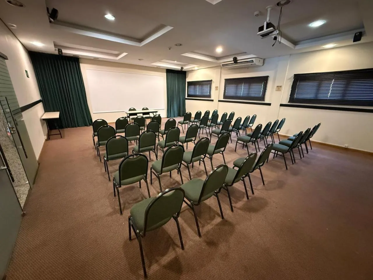 Meeting/conference room in Hotel Thomasi Express