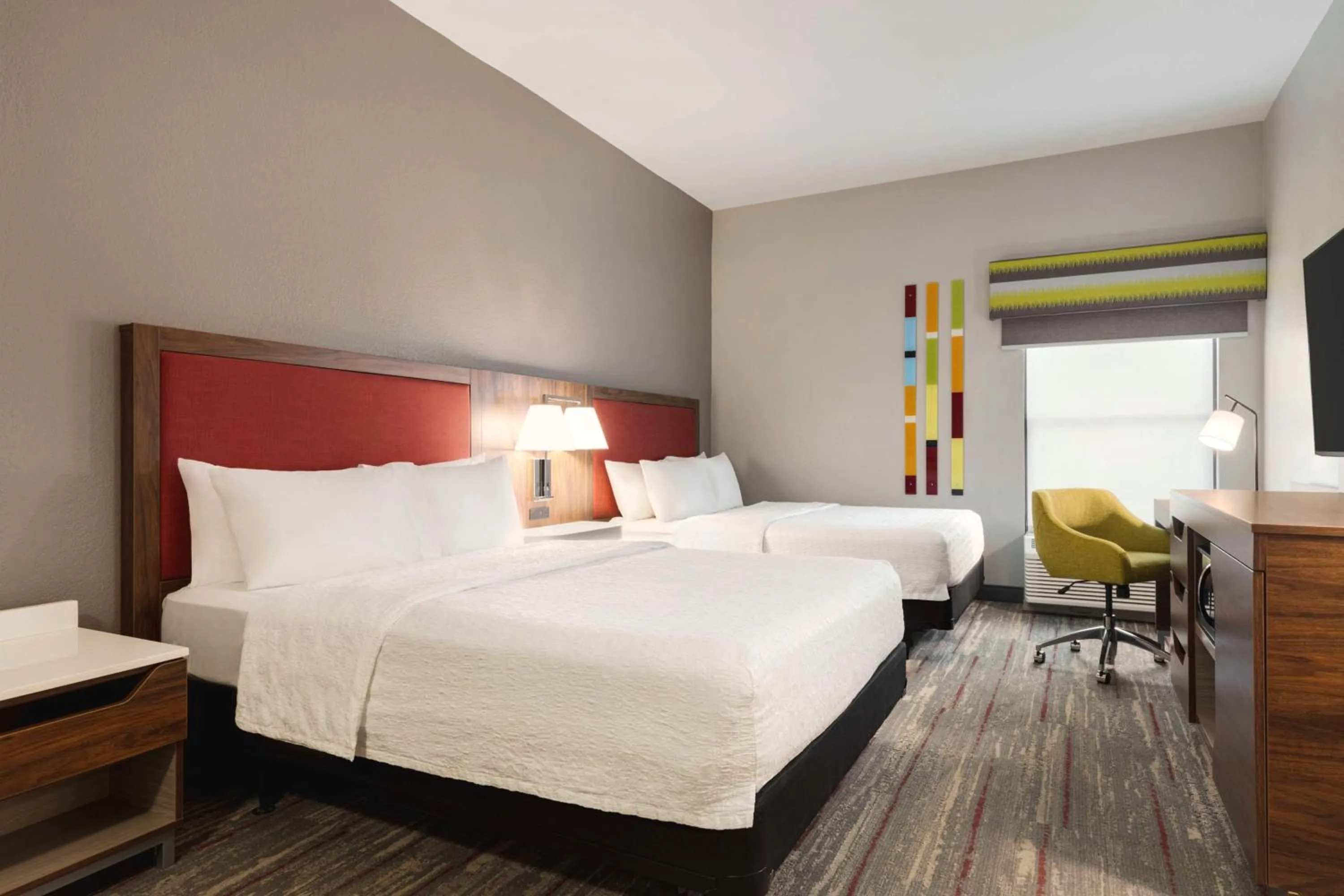 Bed in Hampton Inn Starkville