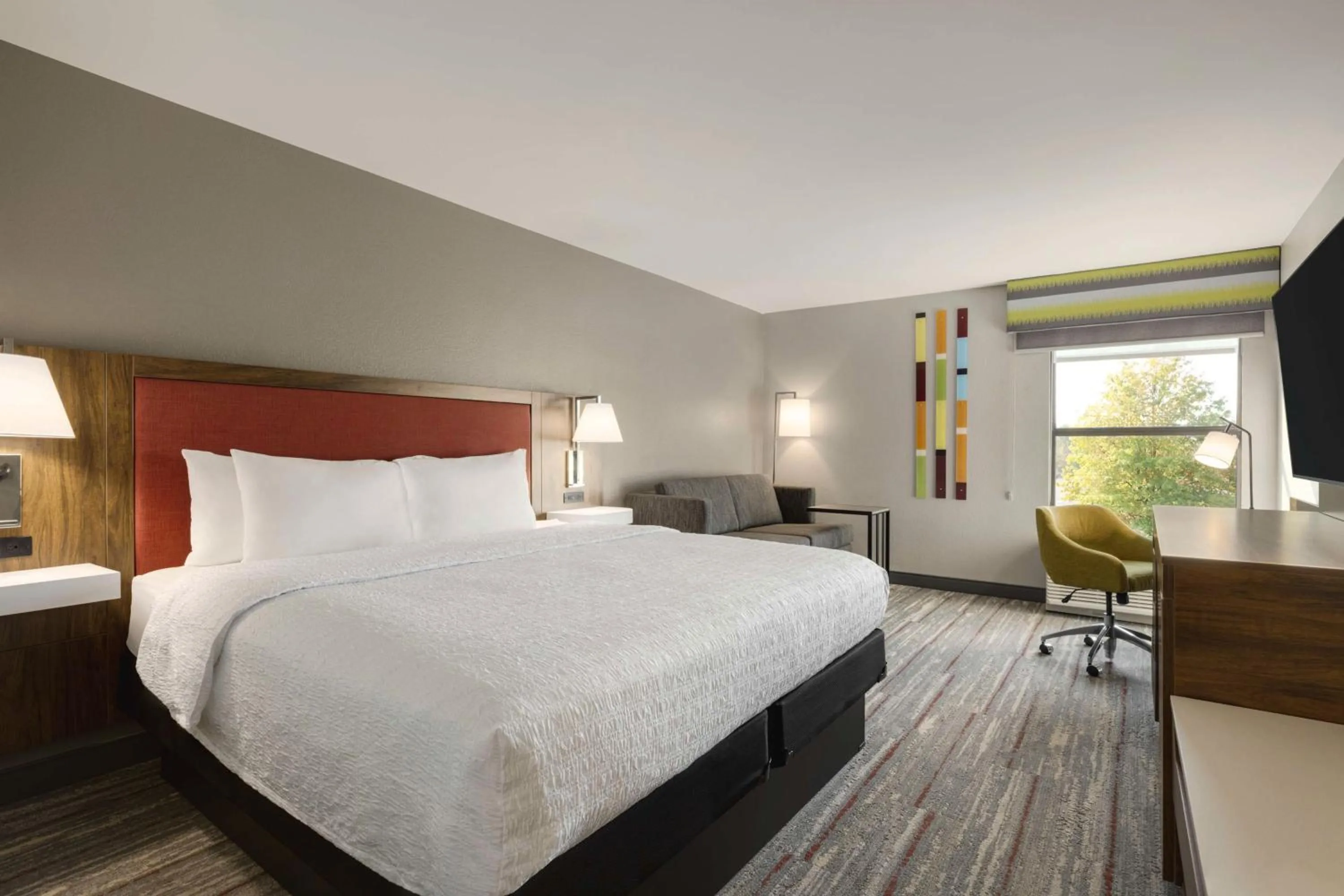 Bed in Hampton Inn Starkville