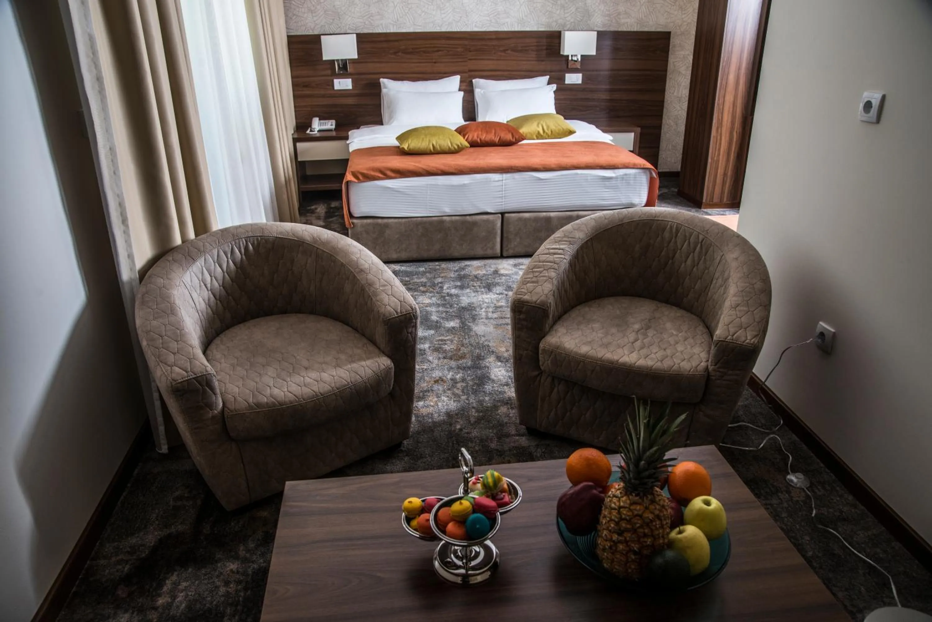 Living room, Bed in Hotel Marshal Garni