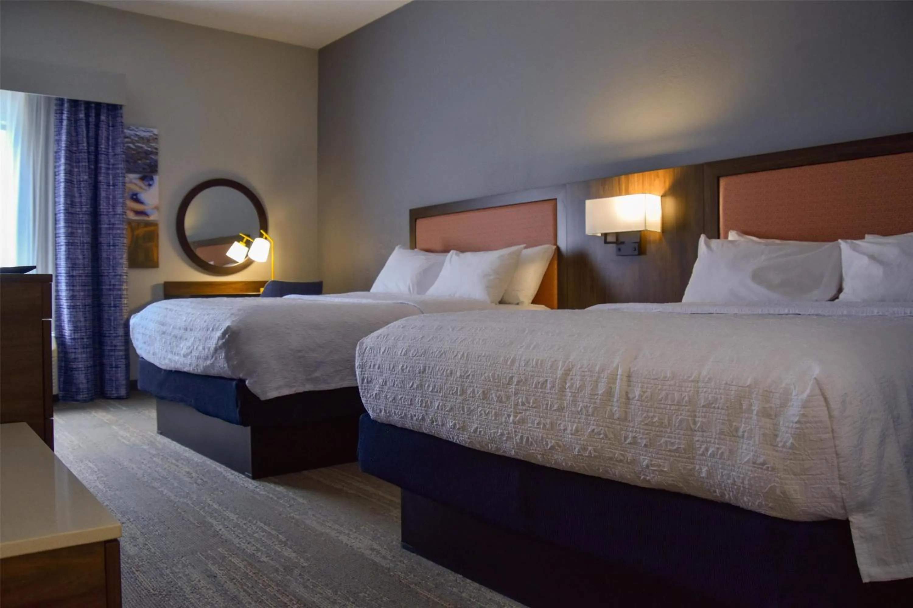 Bed in Hampton Inn Frankfort