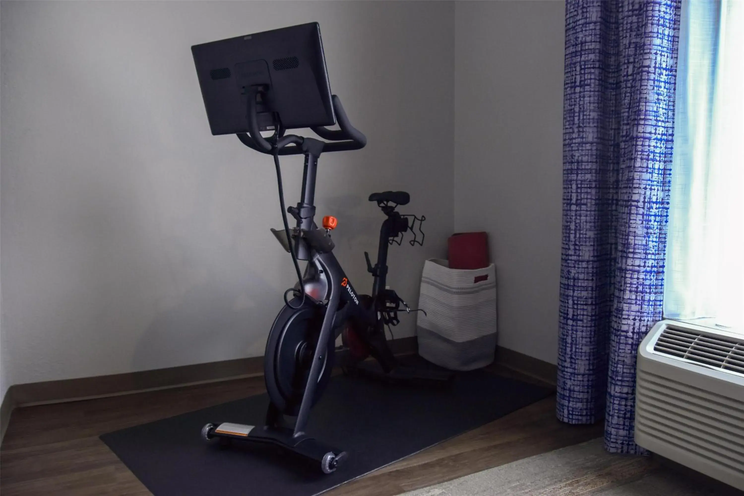 Photo of the whole room in Hampton Inn Frankfort Photo of the whole room in Hampton Inn Frankfort