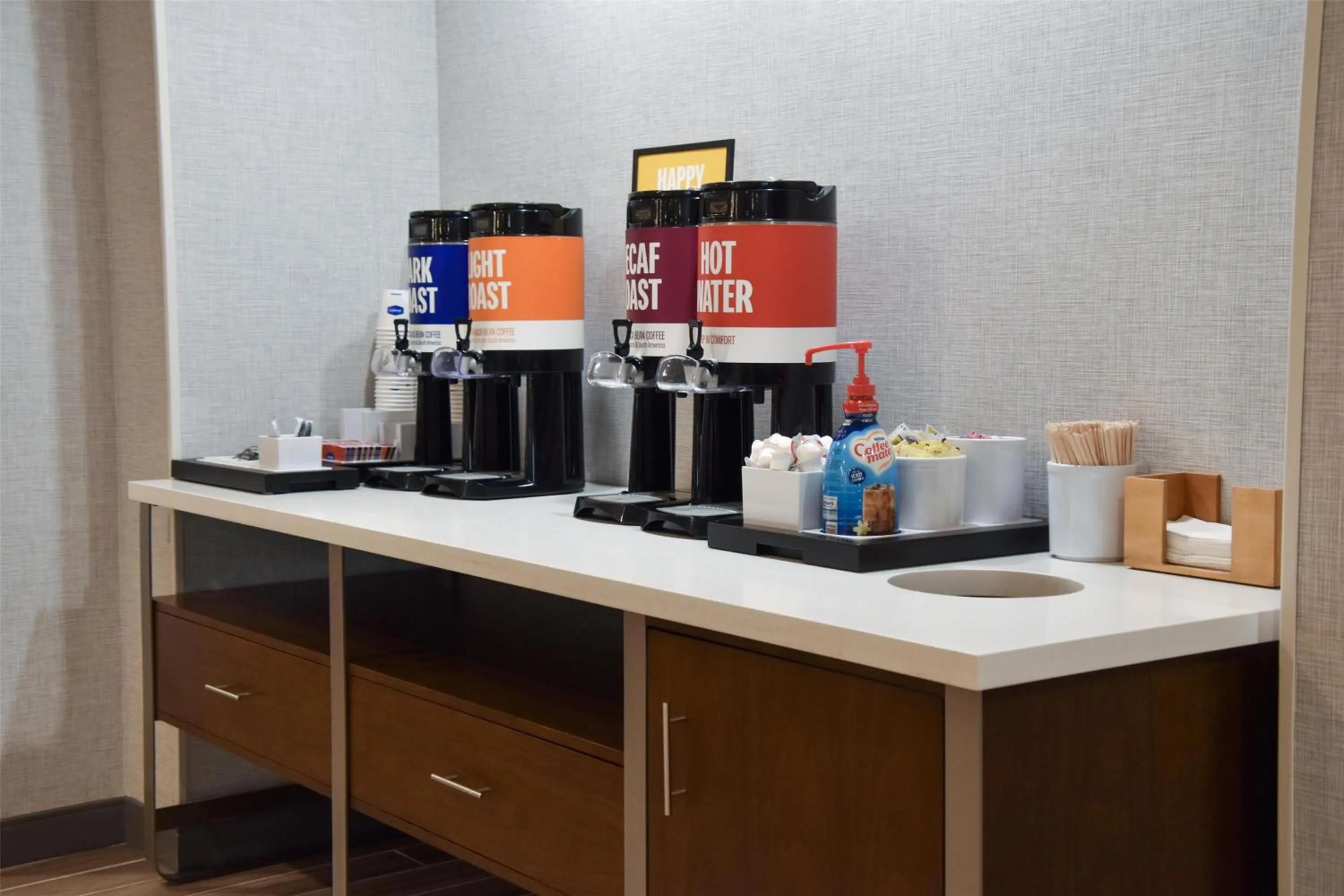 Dining area in Hampton Inn Frankfort