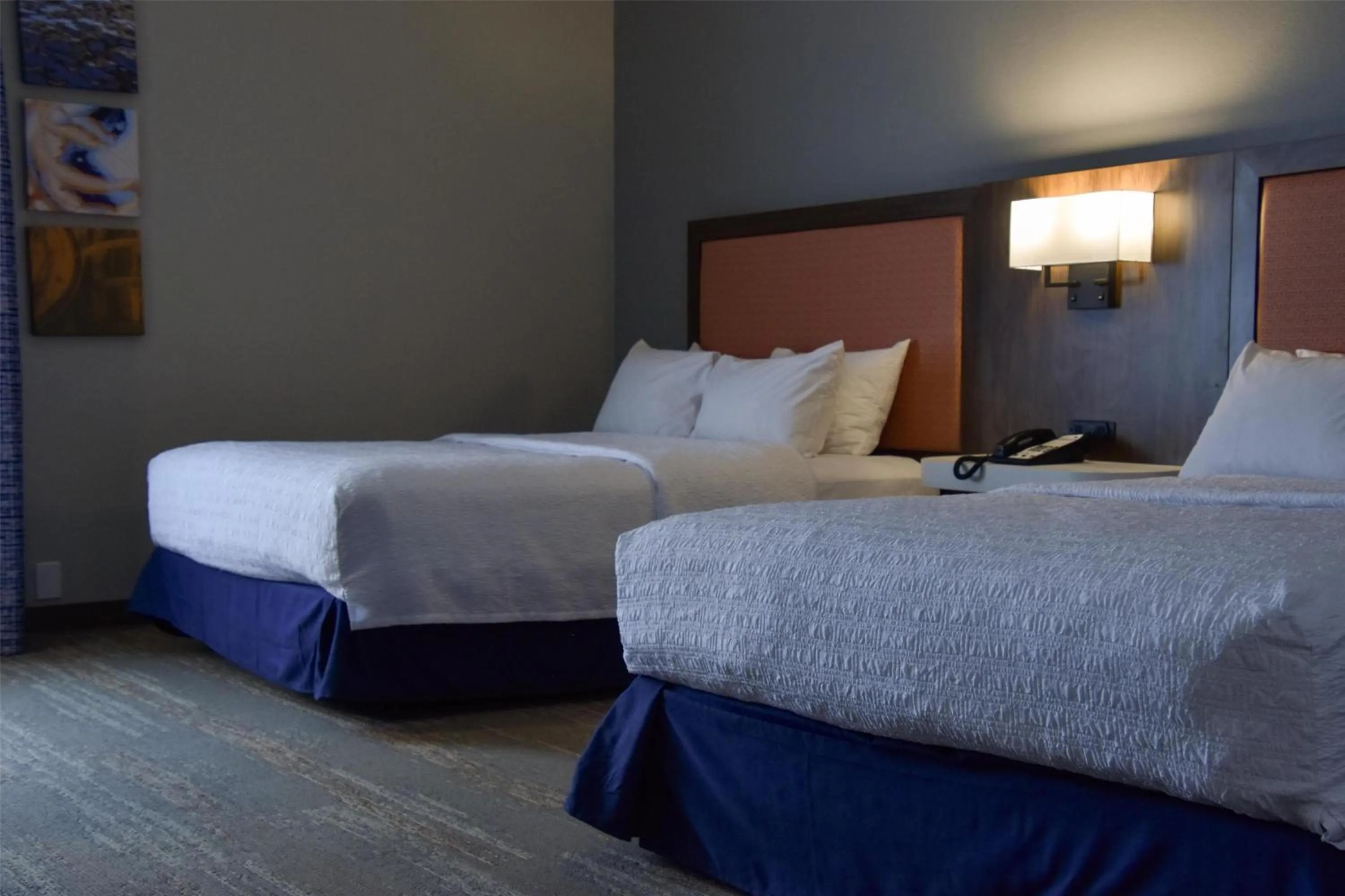 Bed in Hampton Inn Frankfort