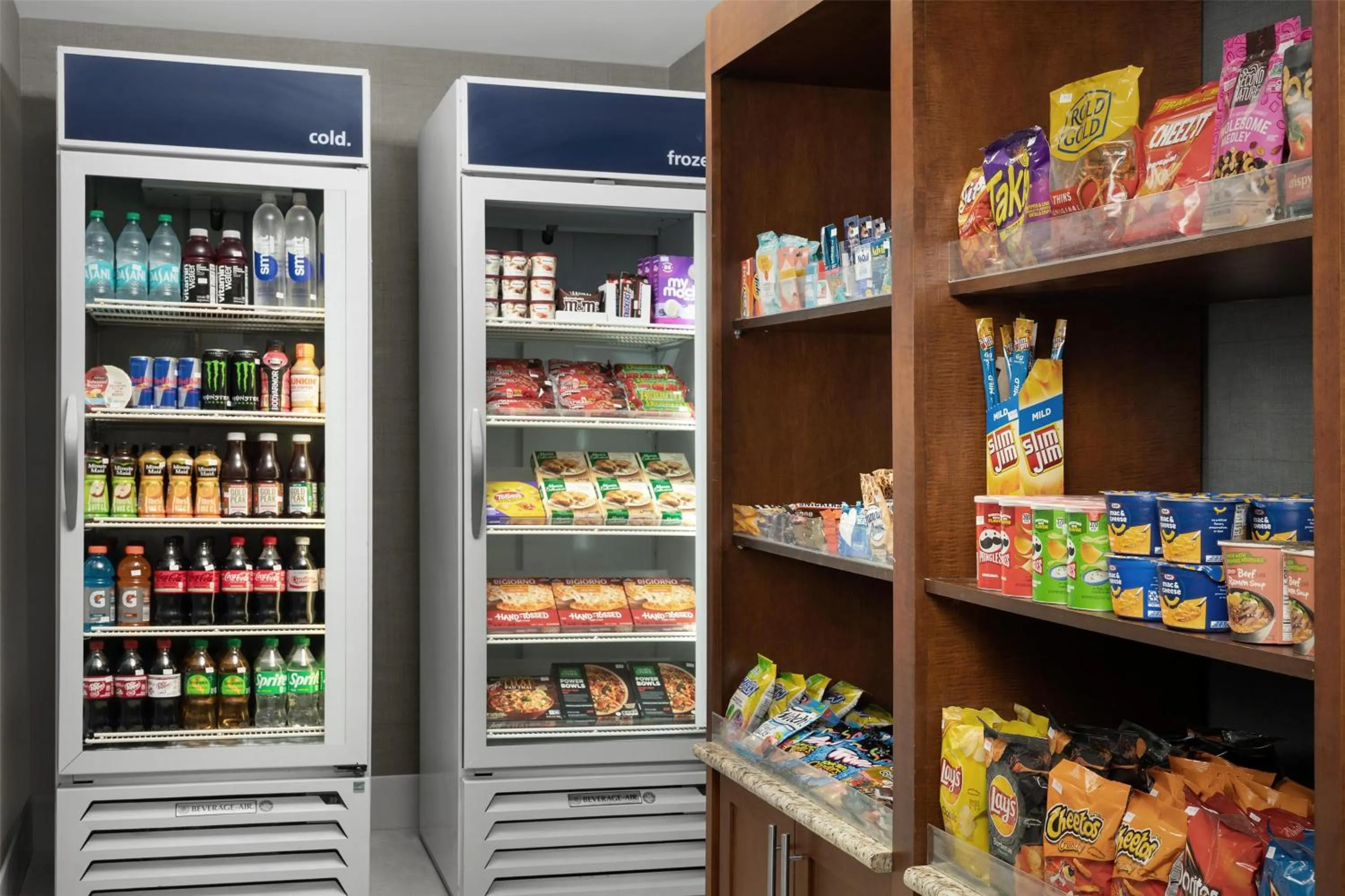 Restaurant/places to eat in Hampton Inn Fayetteville Fort Bragg