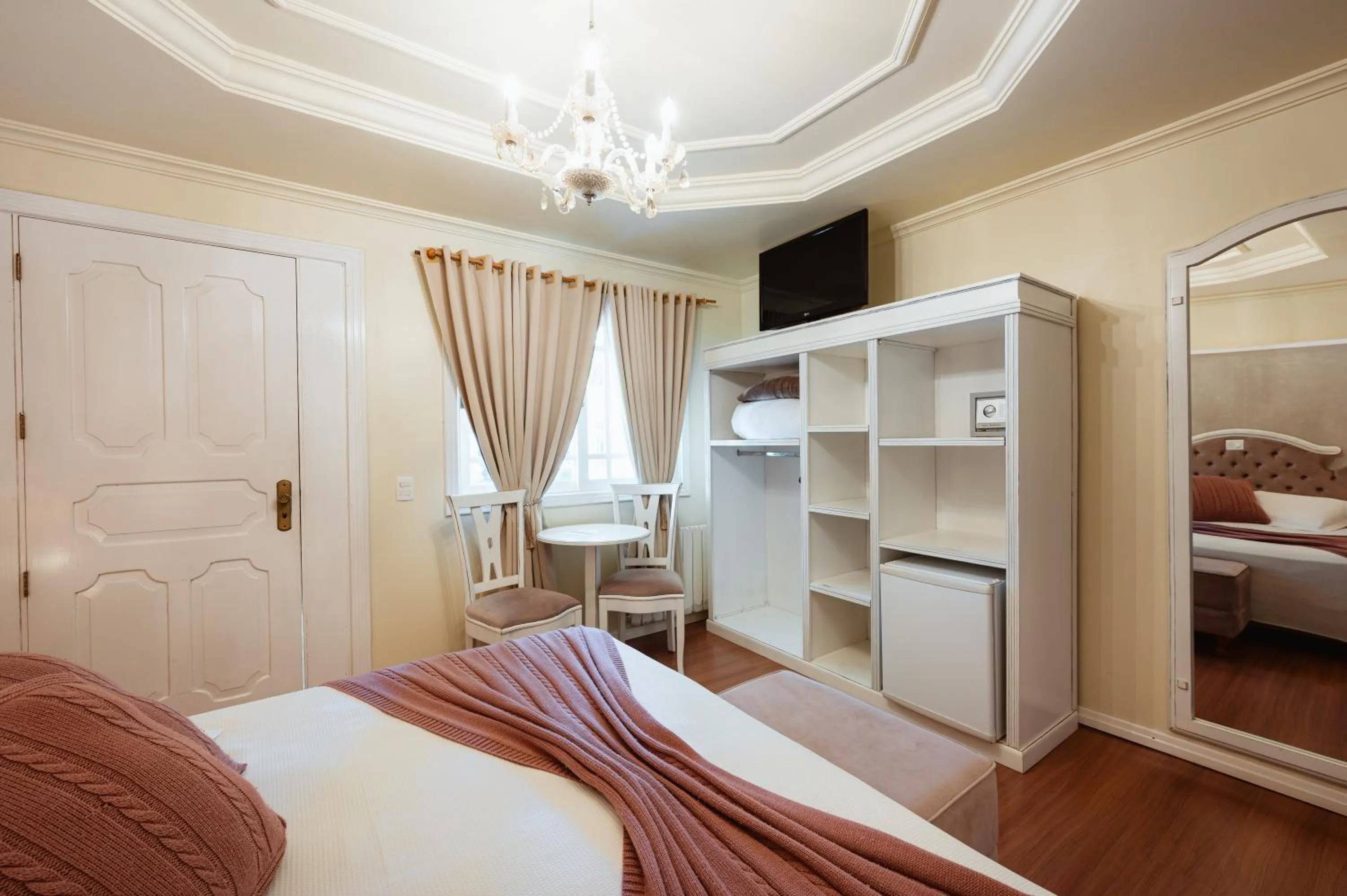 Photo of the whole room, Bed in Pousada dos Anjos