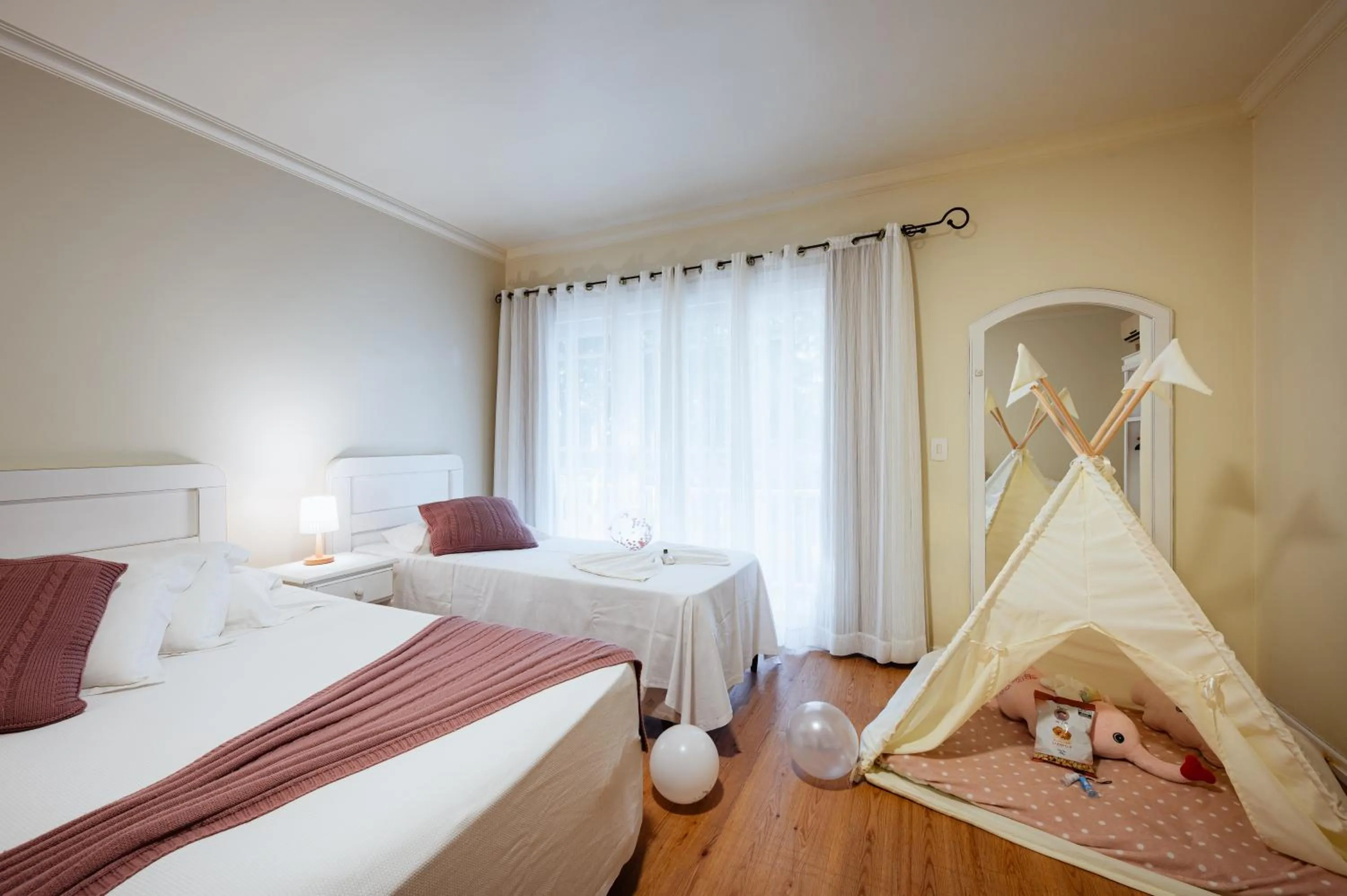 Photo of the whole room, Bed in Pousada dos Anjos