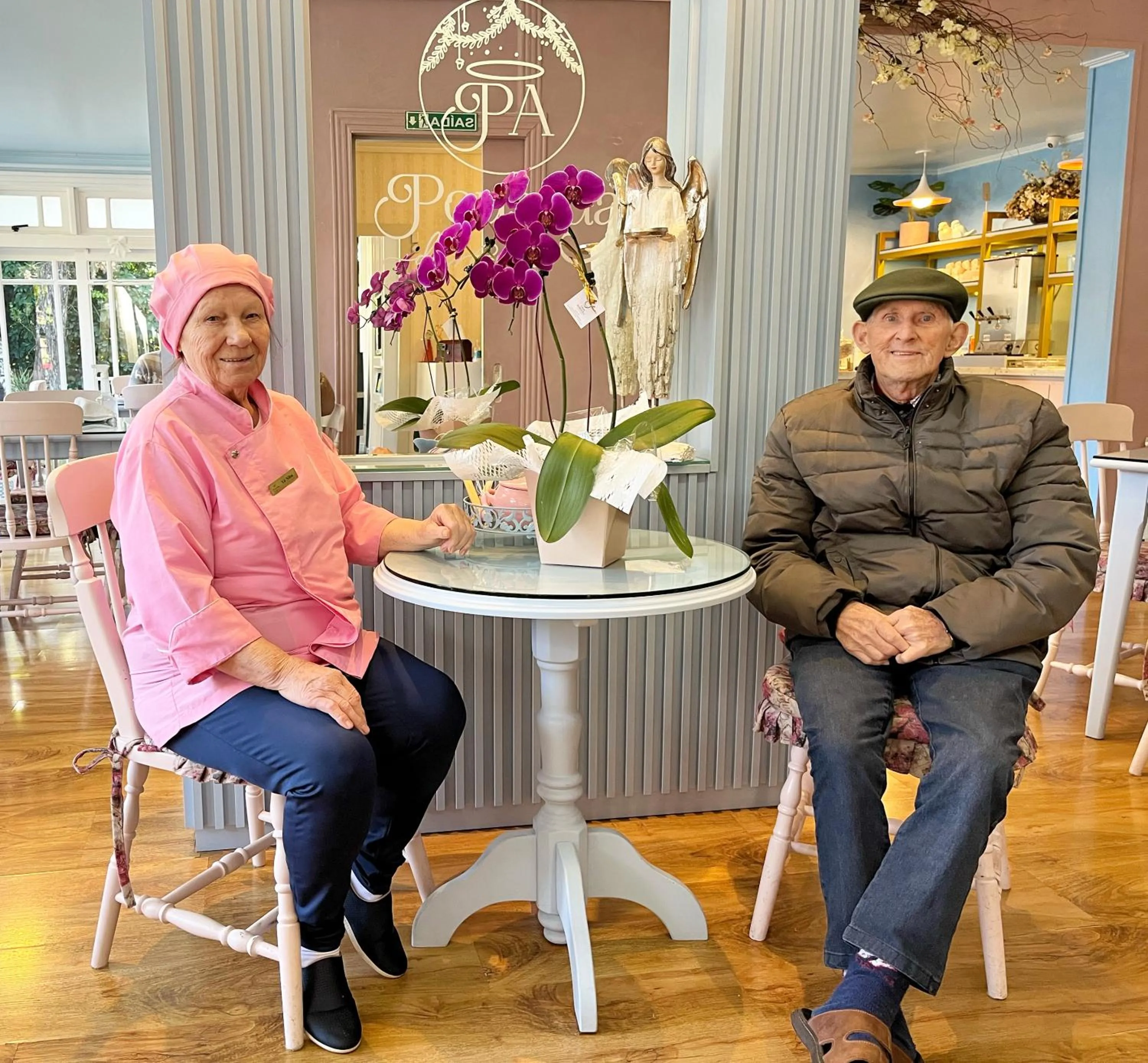 People in Pousada dos Anjos