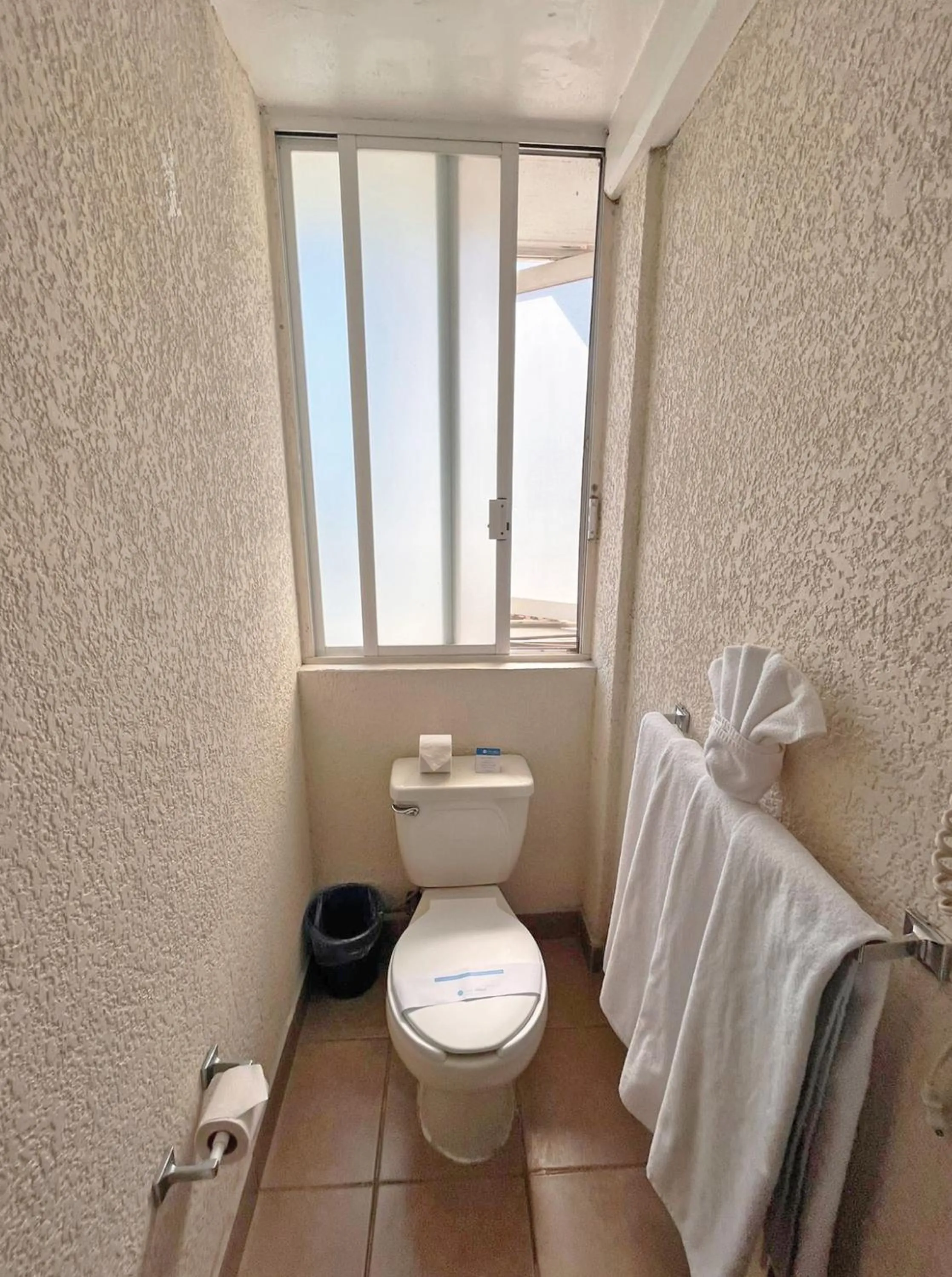 Bathroom in Hi Hotel Impala Queretaro