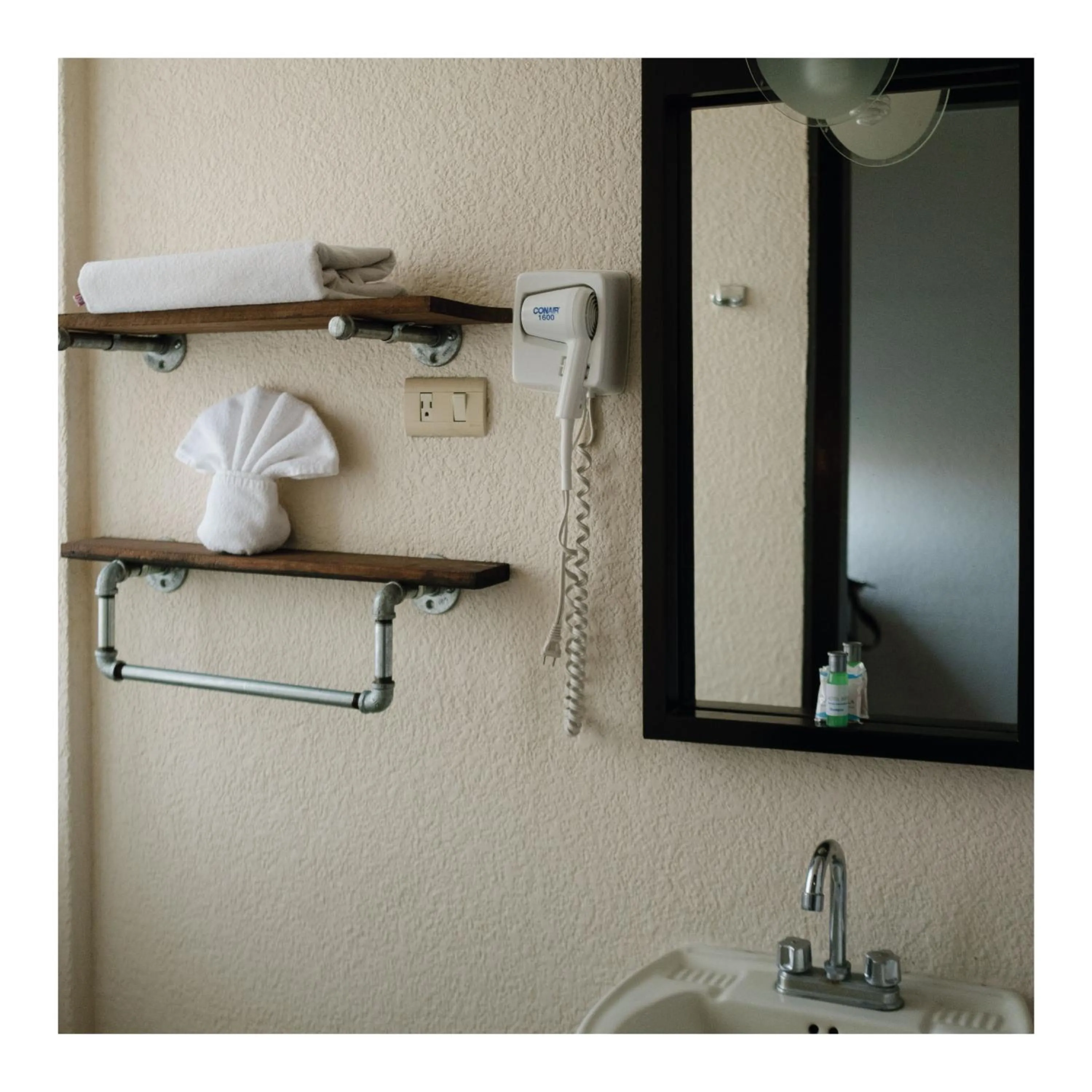 Bathroom in Hi Hotel Impala Queretaro