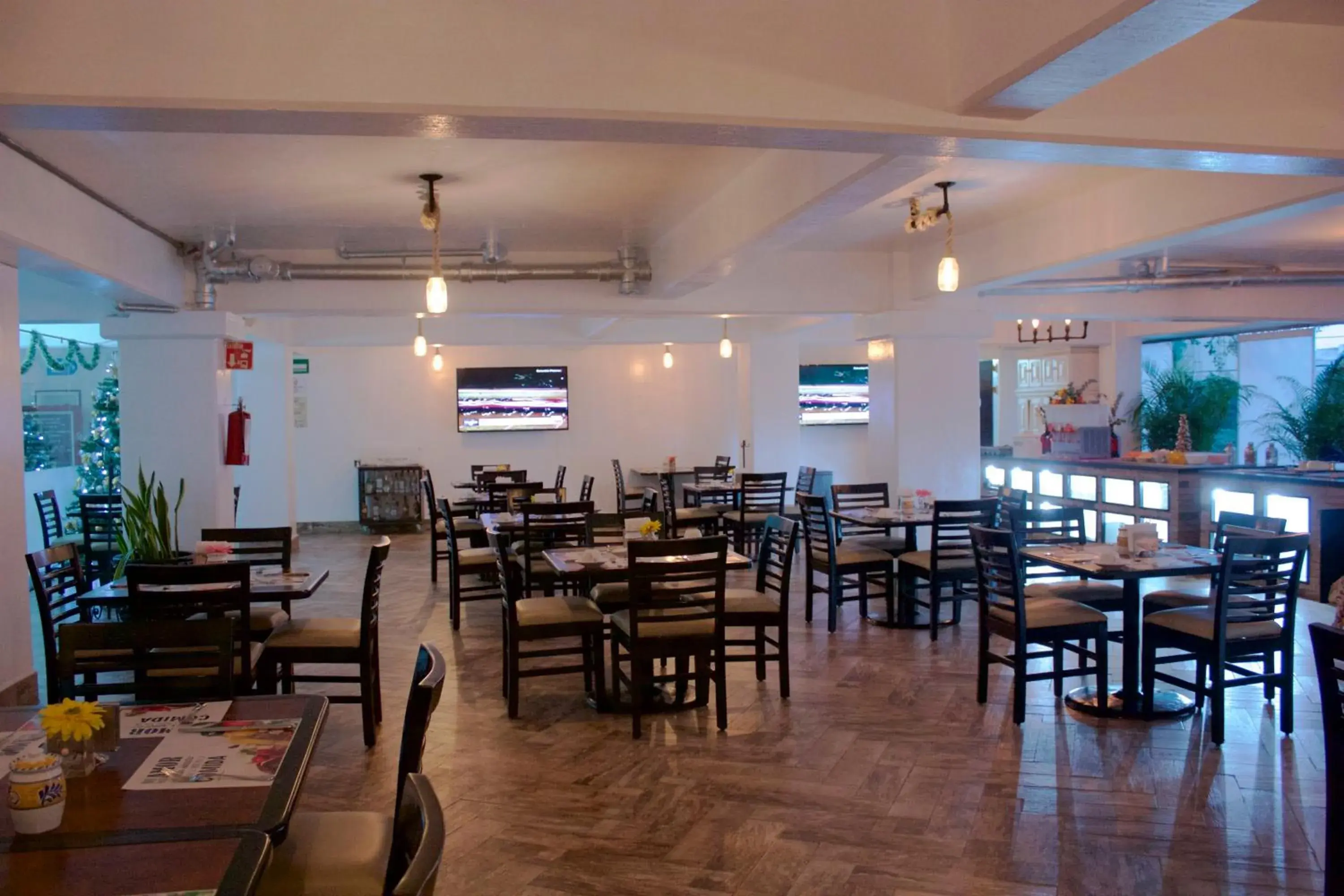 Restaurant/places to eat in Hi Hotel Impala Queretaro Restaurant/places to eat in Hi Hotel Impala Queretaro