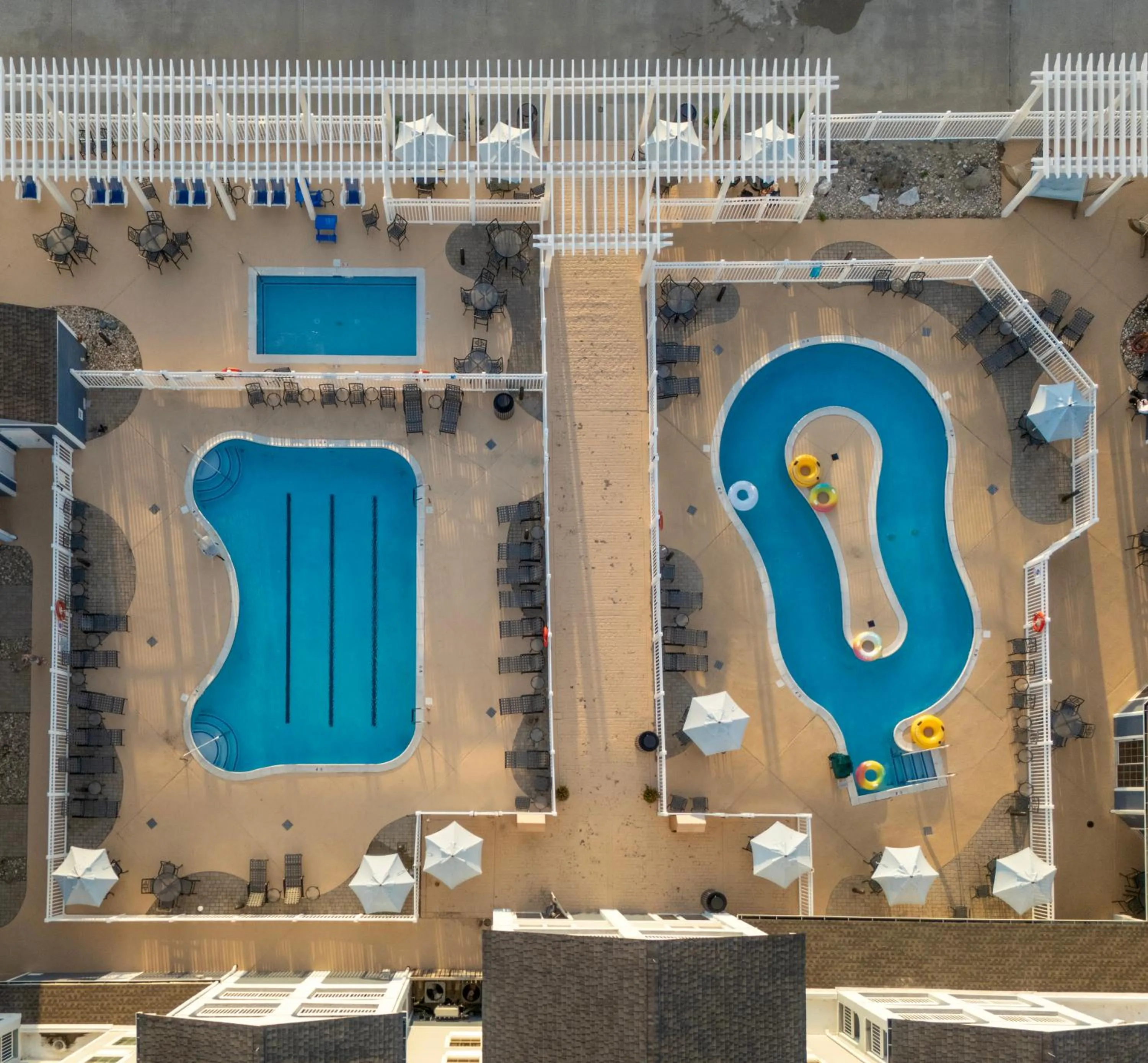 Swimming pool in Hampton Inn & Suites Outer Banks/Corolla