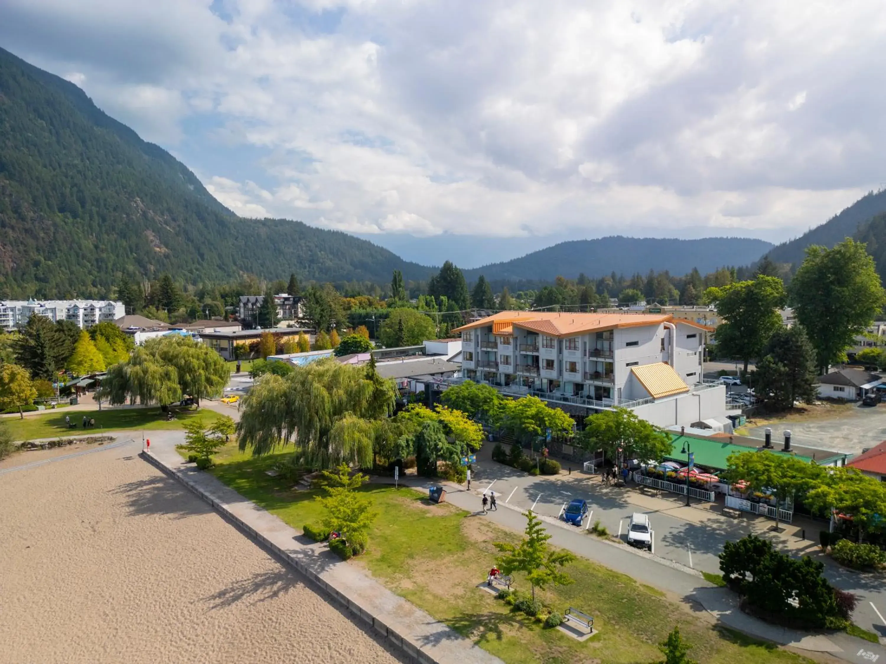 Property building in Harrison Beach Hotel Property building in Harrison Beach Hotel