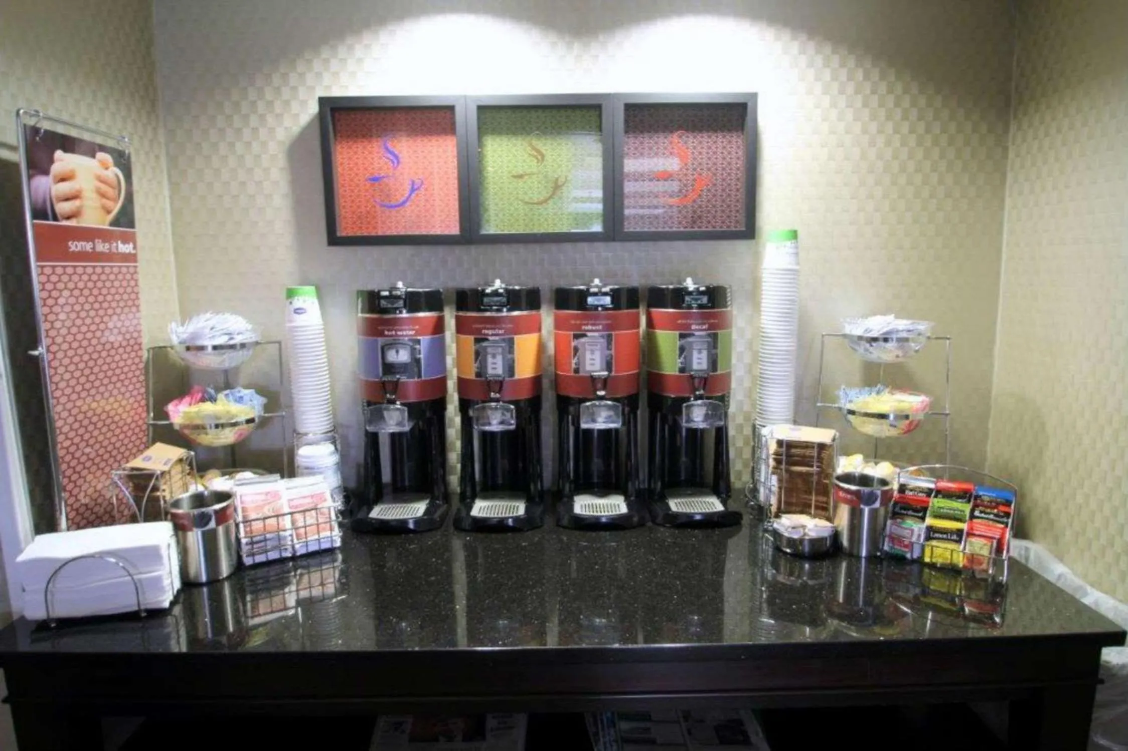 Dining area in Hampton Inn Williamston