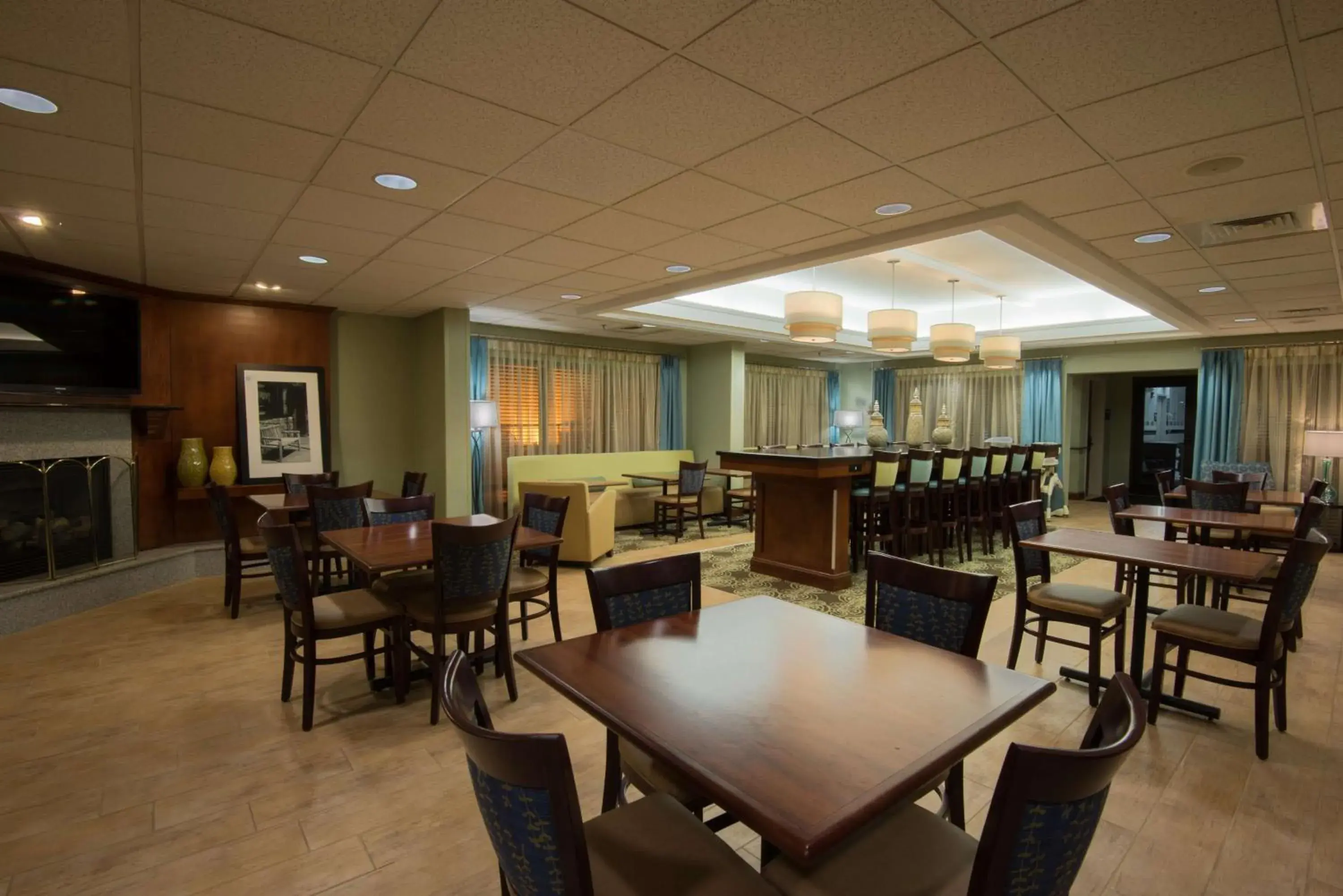 Restaurant/places to eat in Hampton Inn Mount Airy Restaurant/places to eat in Hampton Inn Mount Airy