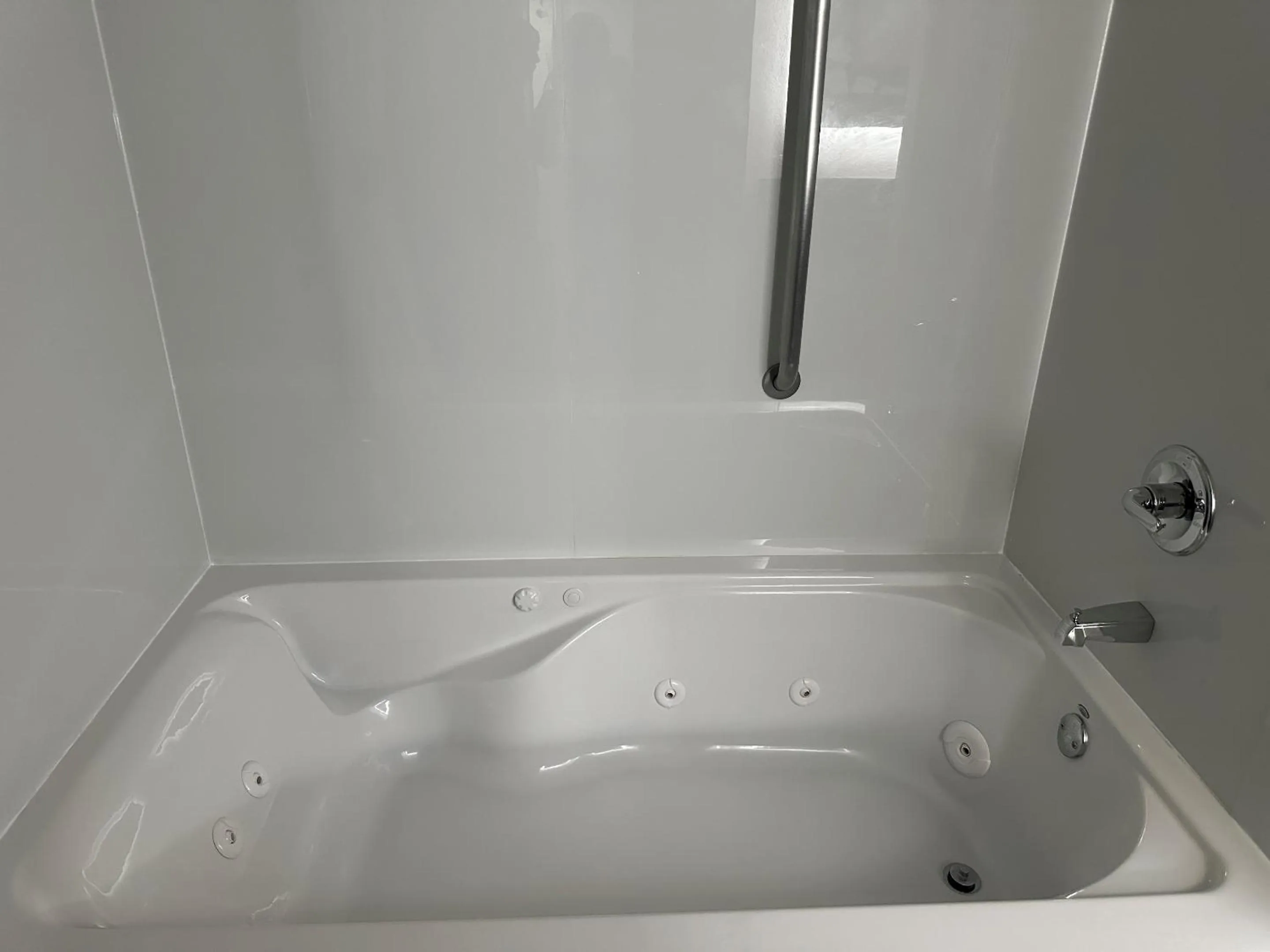 Hot Tub in Wingate by Wyndham North Little Rock