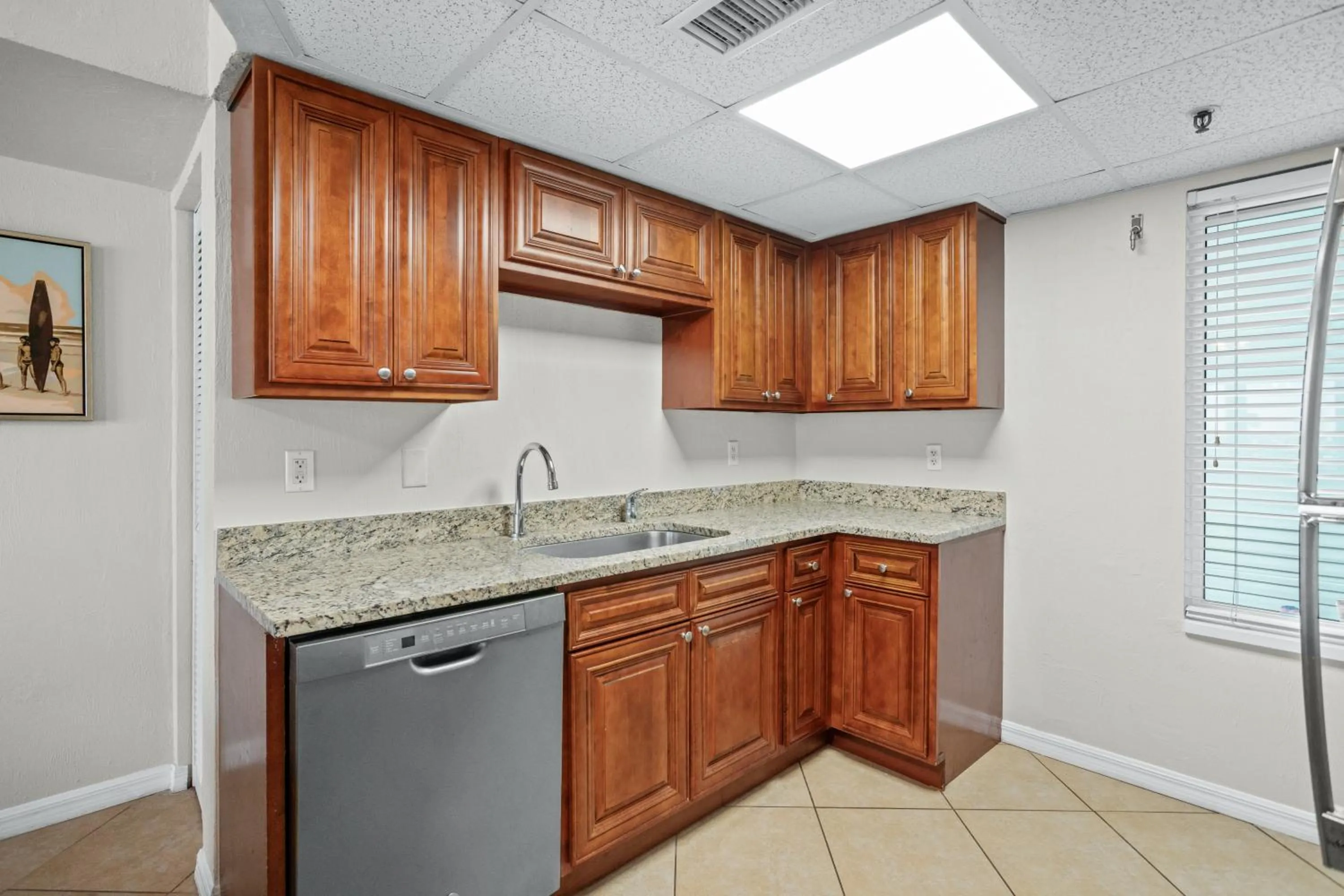 Kitchen or kitchenette in Tropic Sun Towers