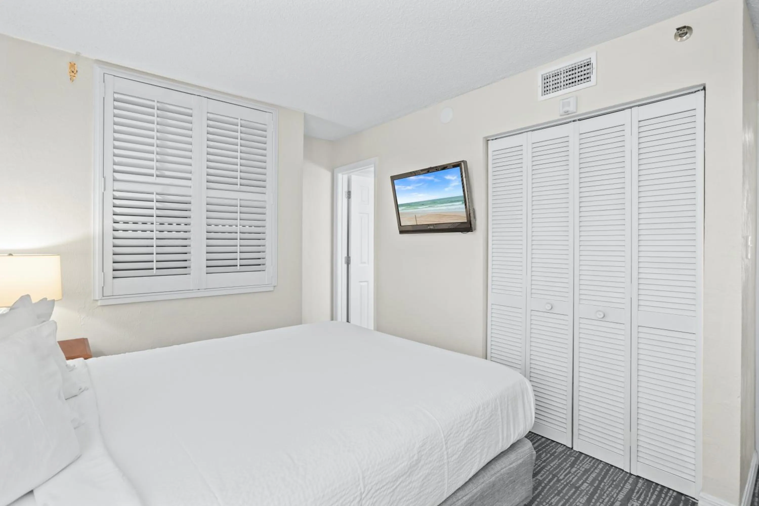 Bed in Tropic Sun Towers