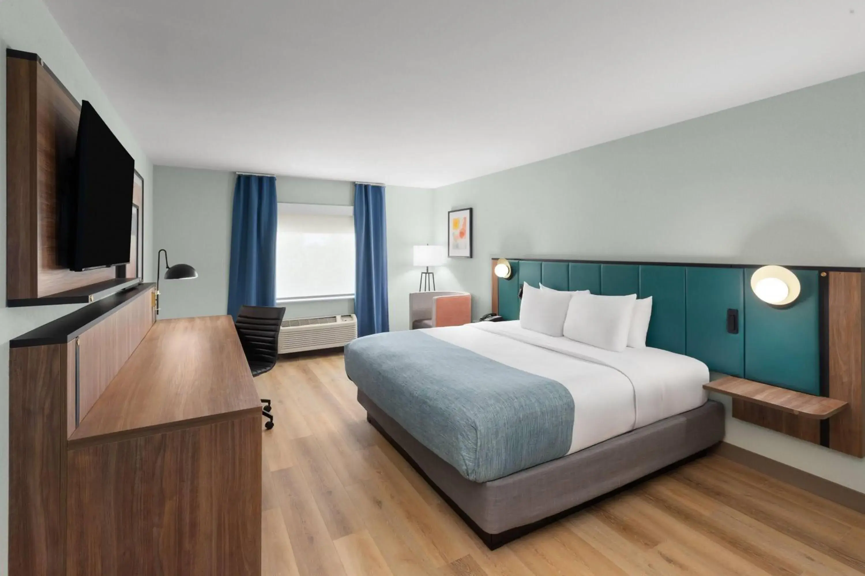 Photo of the whole room, Bed in Wingate by Wyndham Augusta I-20 Photo of the whole room, Bed in Wingate by Wyndham Augusta I-20