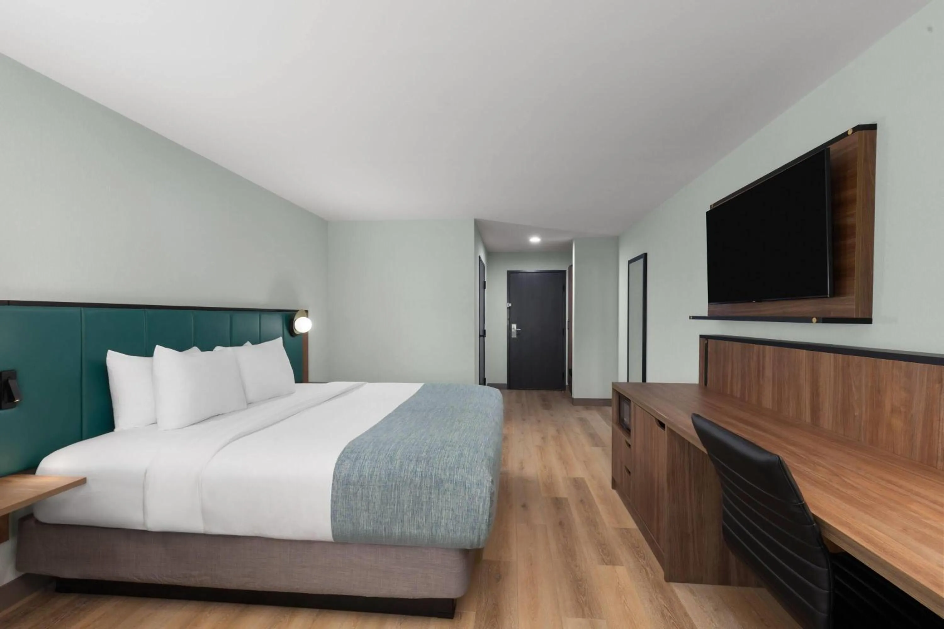 Photo of the whole room, Bed in Wingate by Wyndham Augusta I-20