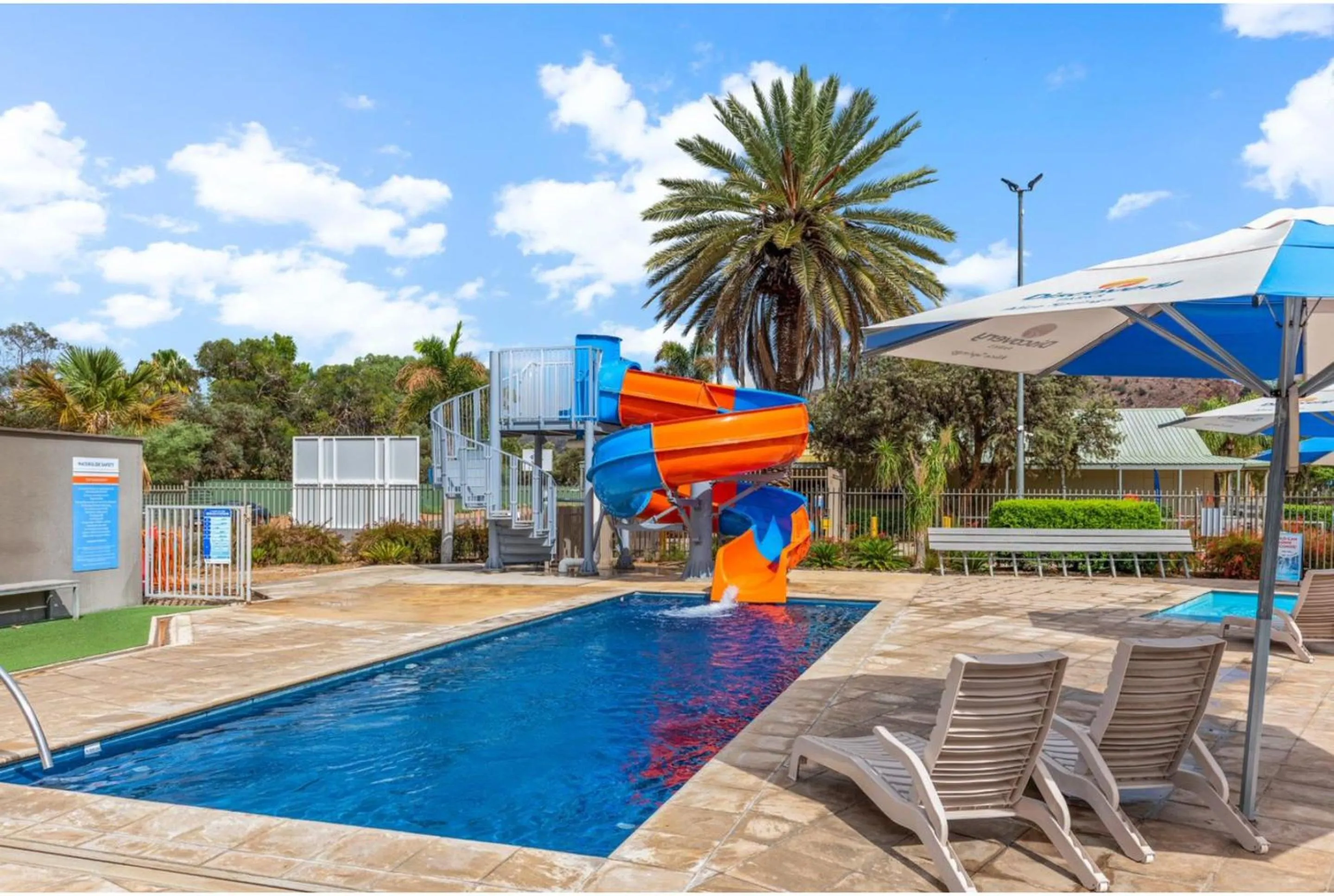 Swimming pool in Discovery Parks - Alice Springs