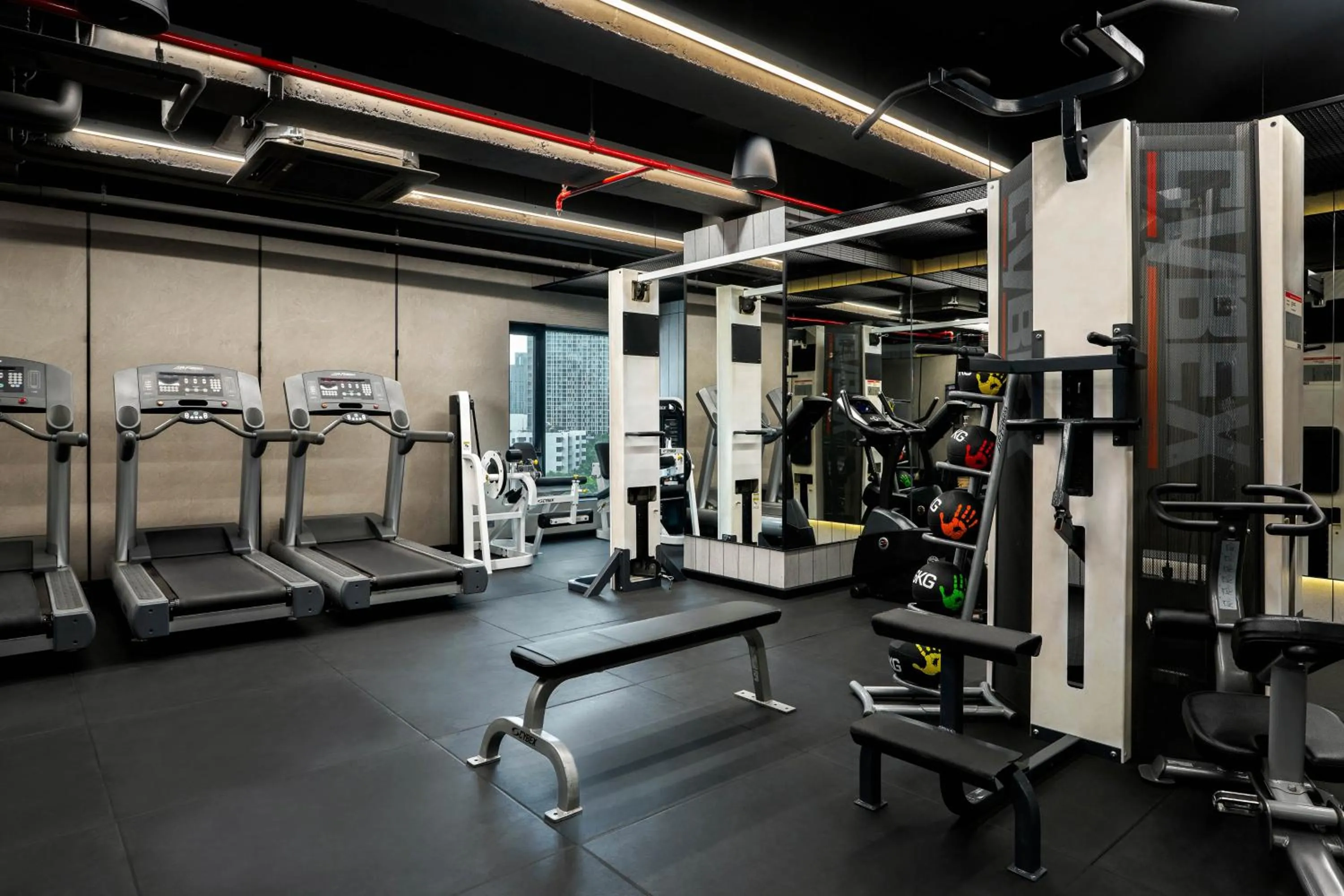 Fitness centre/facilities in AETAS lumpini