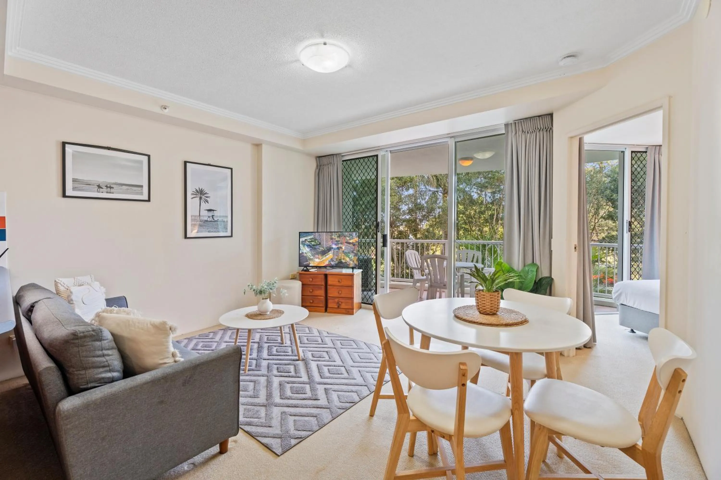 Living room in Crystal Bay On The Broadwater