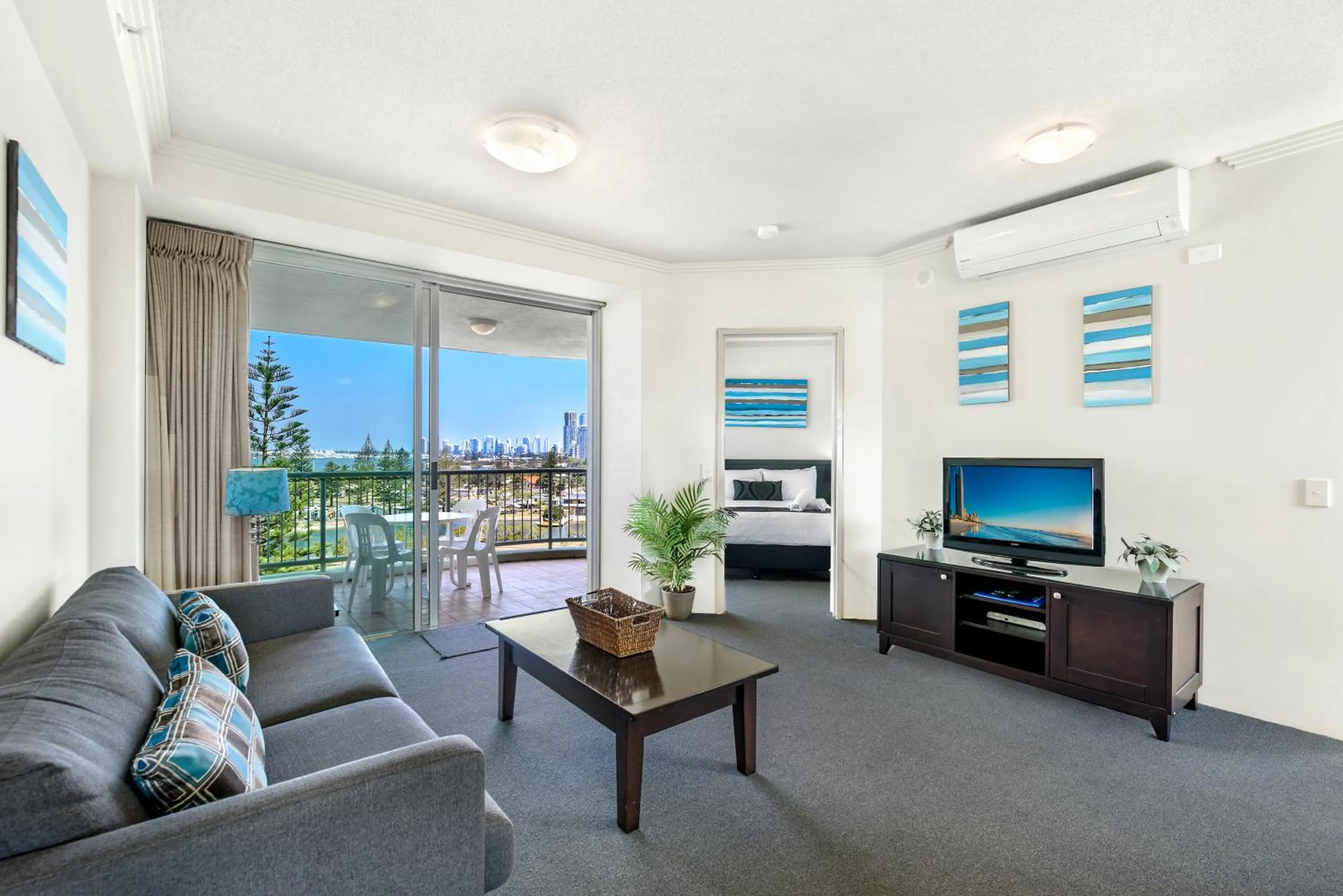 TV and multimedia in Crystal Bay On The Broadwater