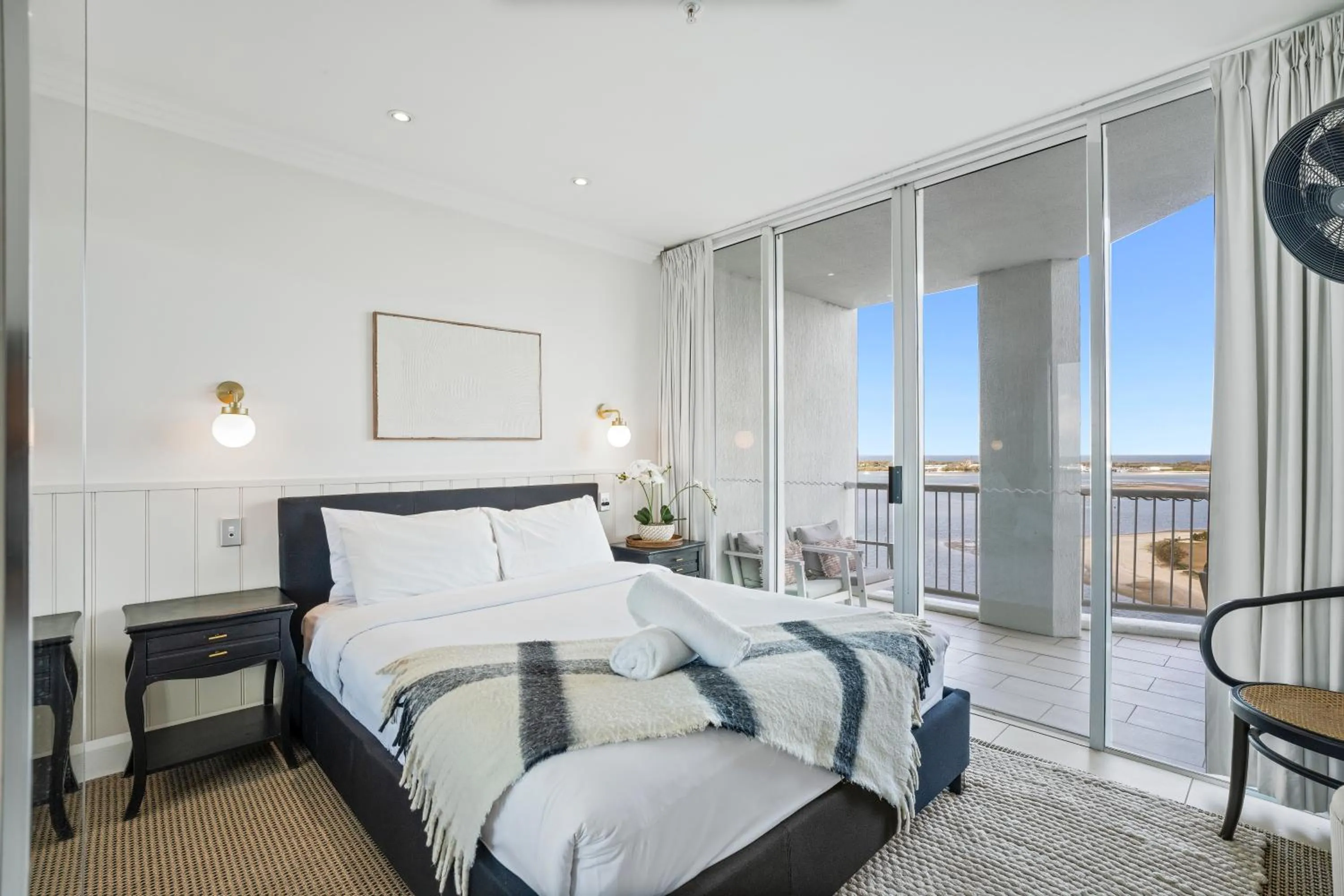 Bedroom, Bed in Crystal Bay On The Broadwater
