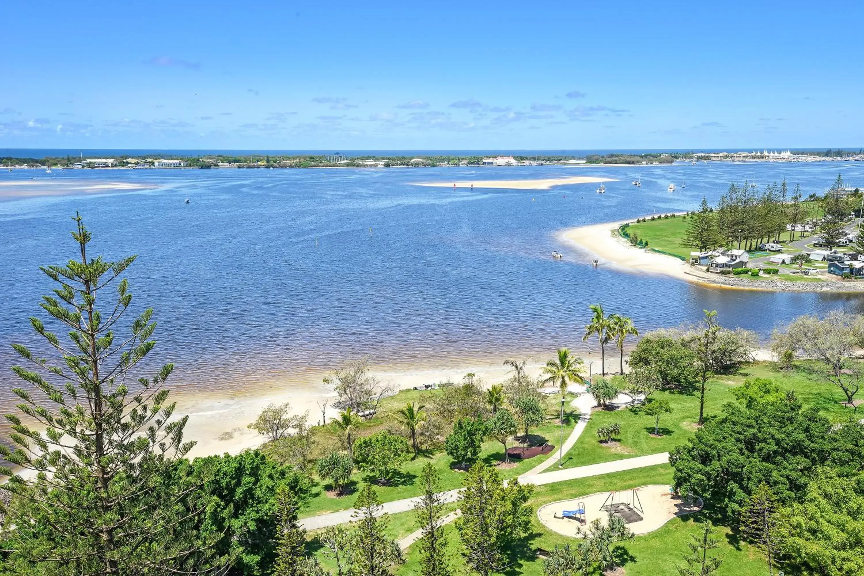 Sea view in Crystal Bay On The Broadwater Sea view in Crystal Bay On The Broadwater