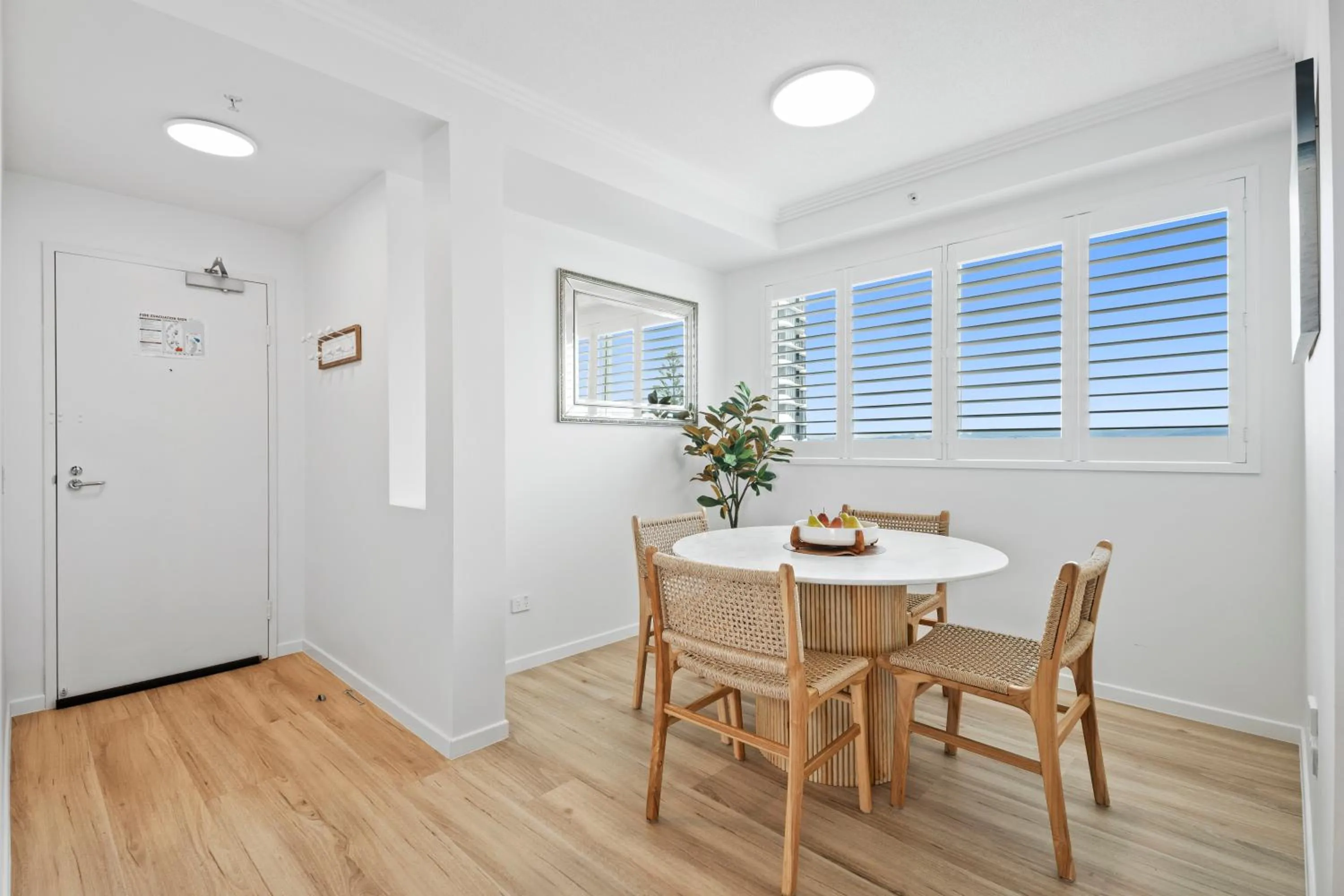 Dining area in Crystal Bay On The Broadwater