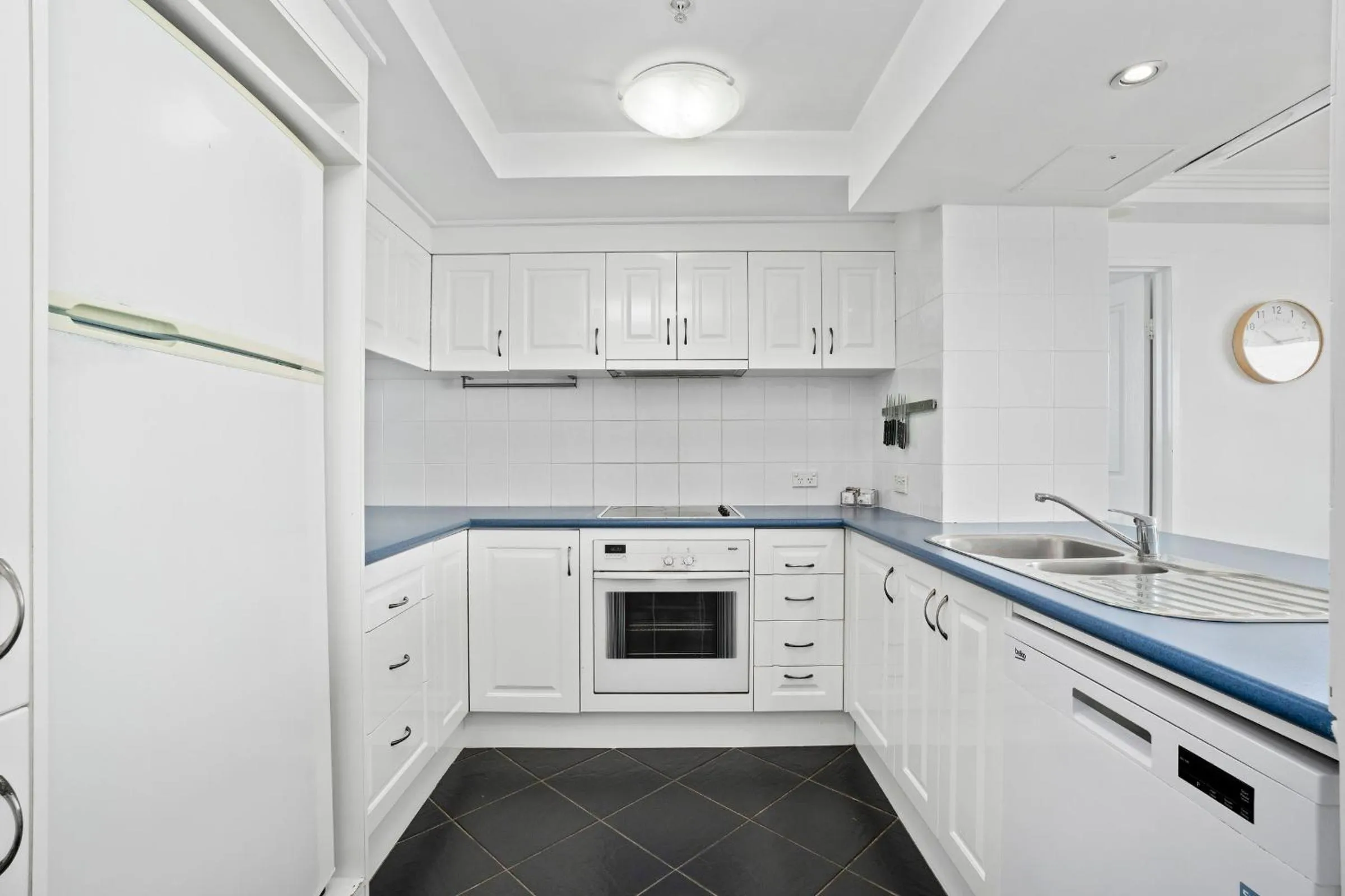 kitchen in Crystal Bay On The Broadwater