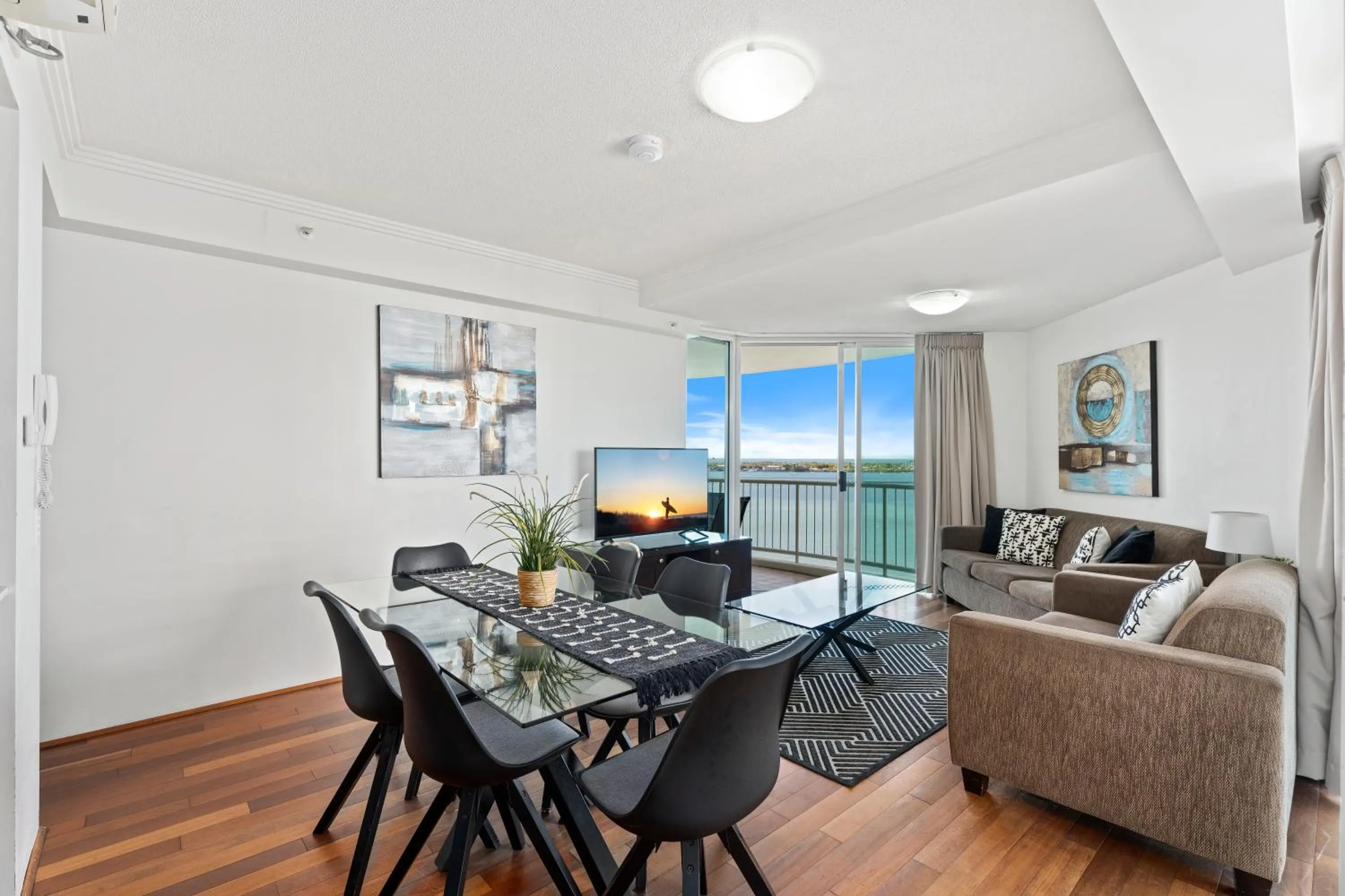 Living room in Crystal Bay On The Broadwater