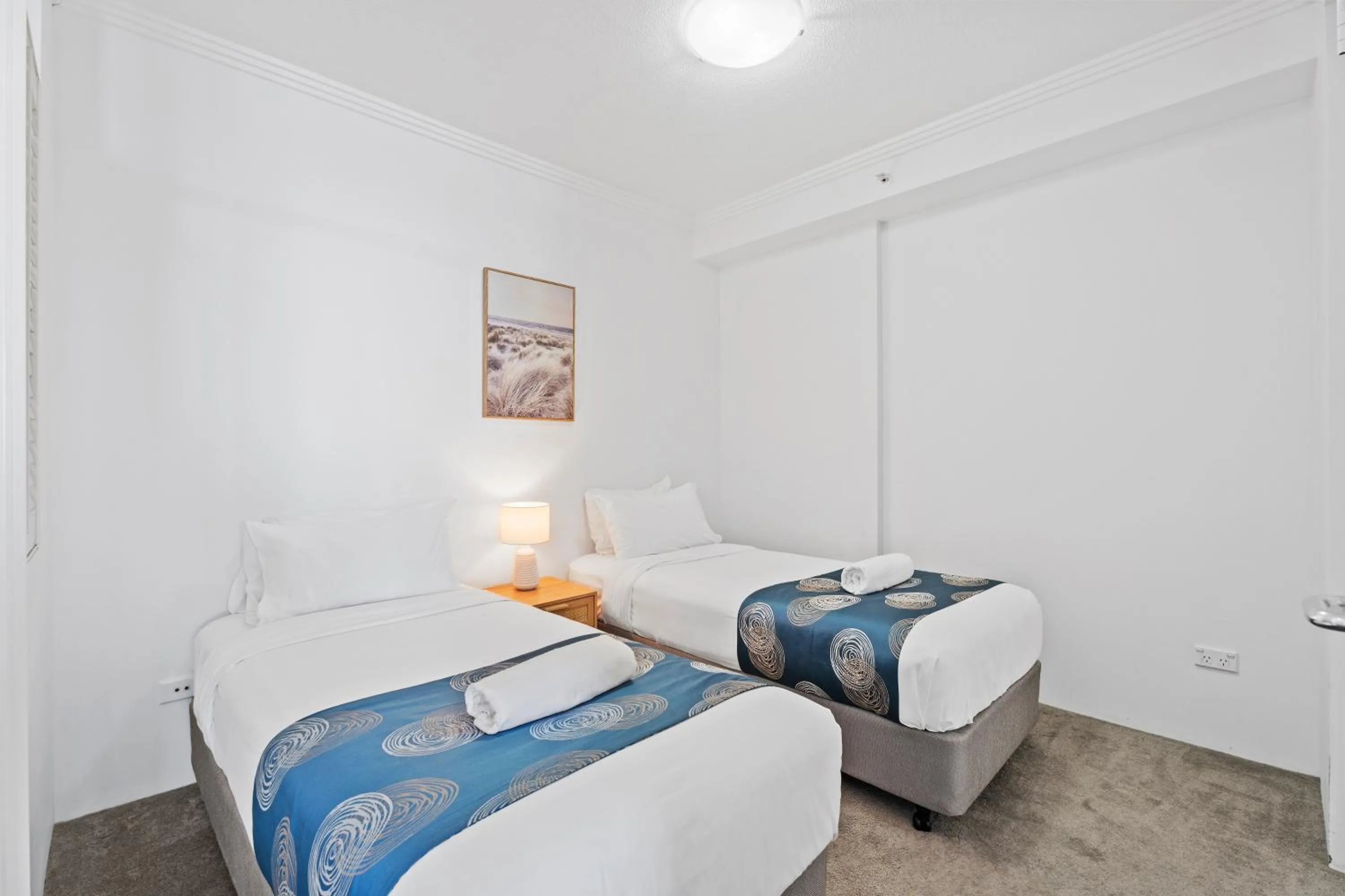 Bed in Crystal Bay On The Broadwater