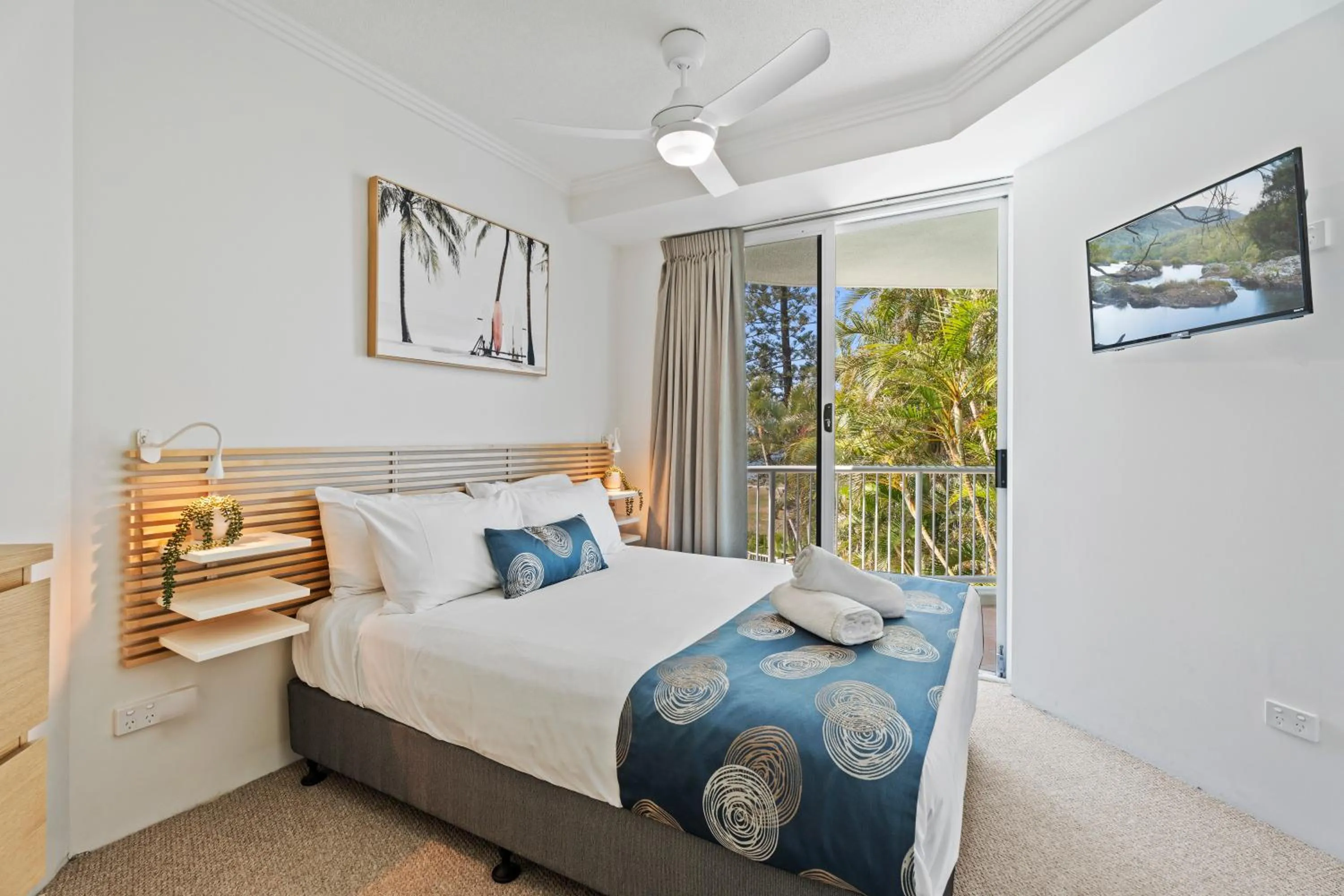 Bedroom, Bed in Crystal Bay On The Broadwater