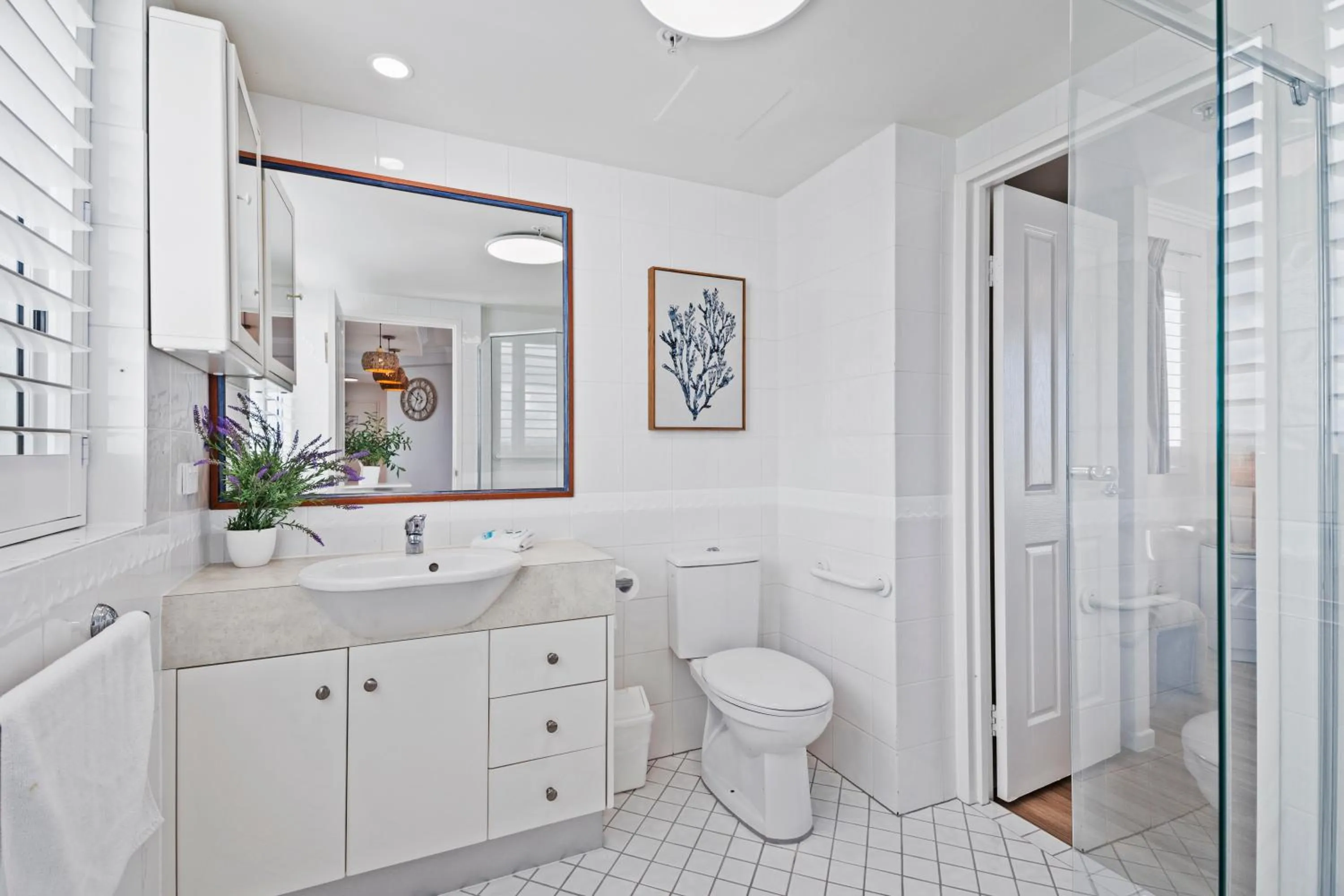 Bathroom in Crystal Bay On The Broadwater