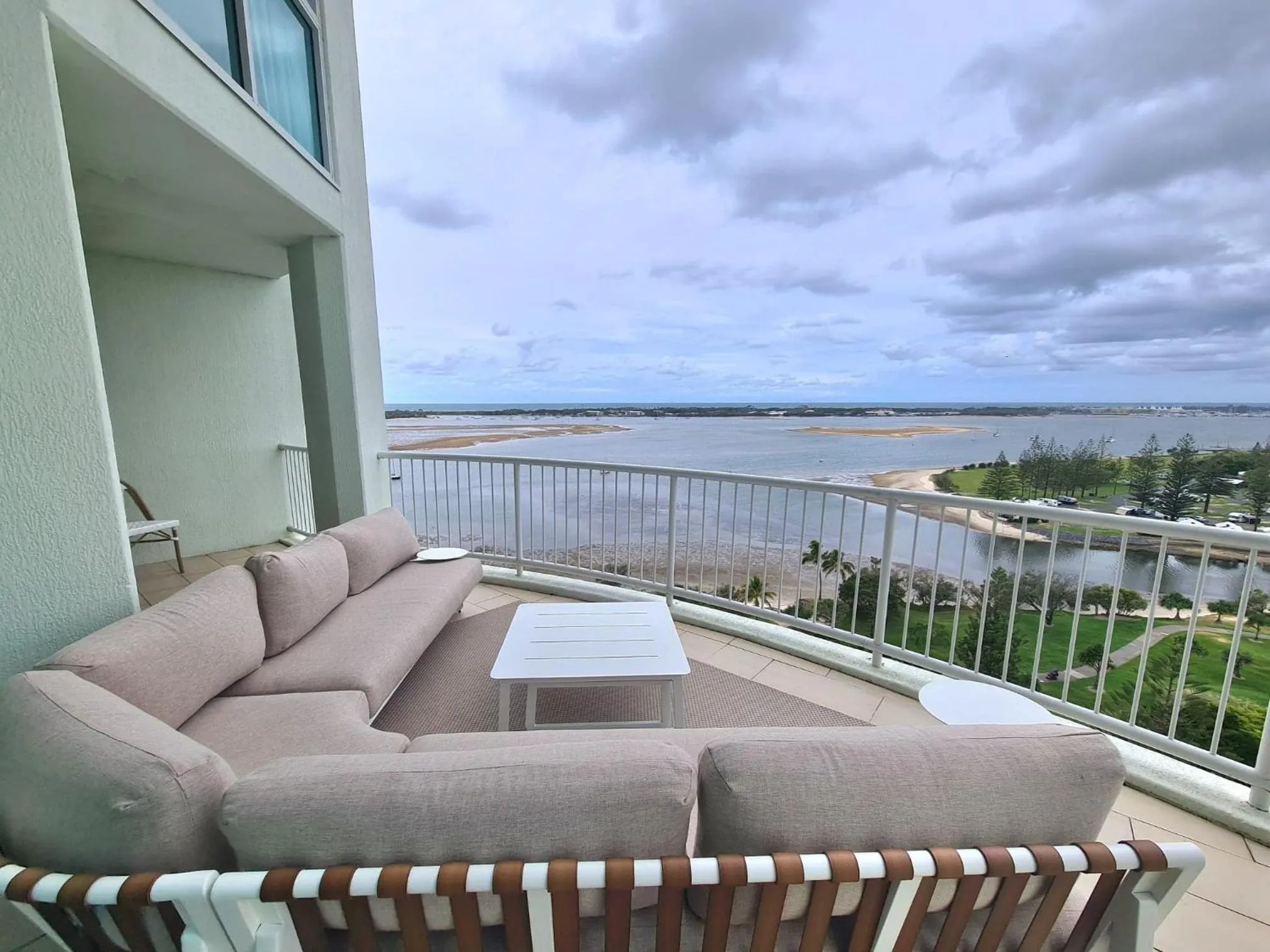 Balcony/Terrace in Crystal Bay On The Broadwater