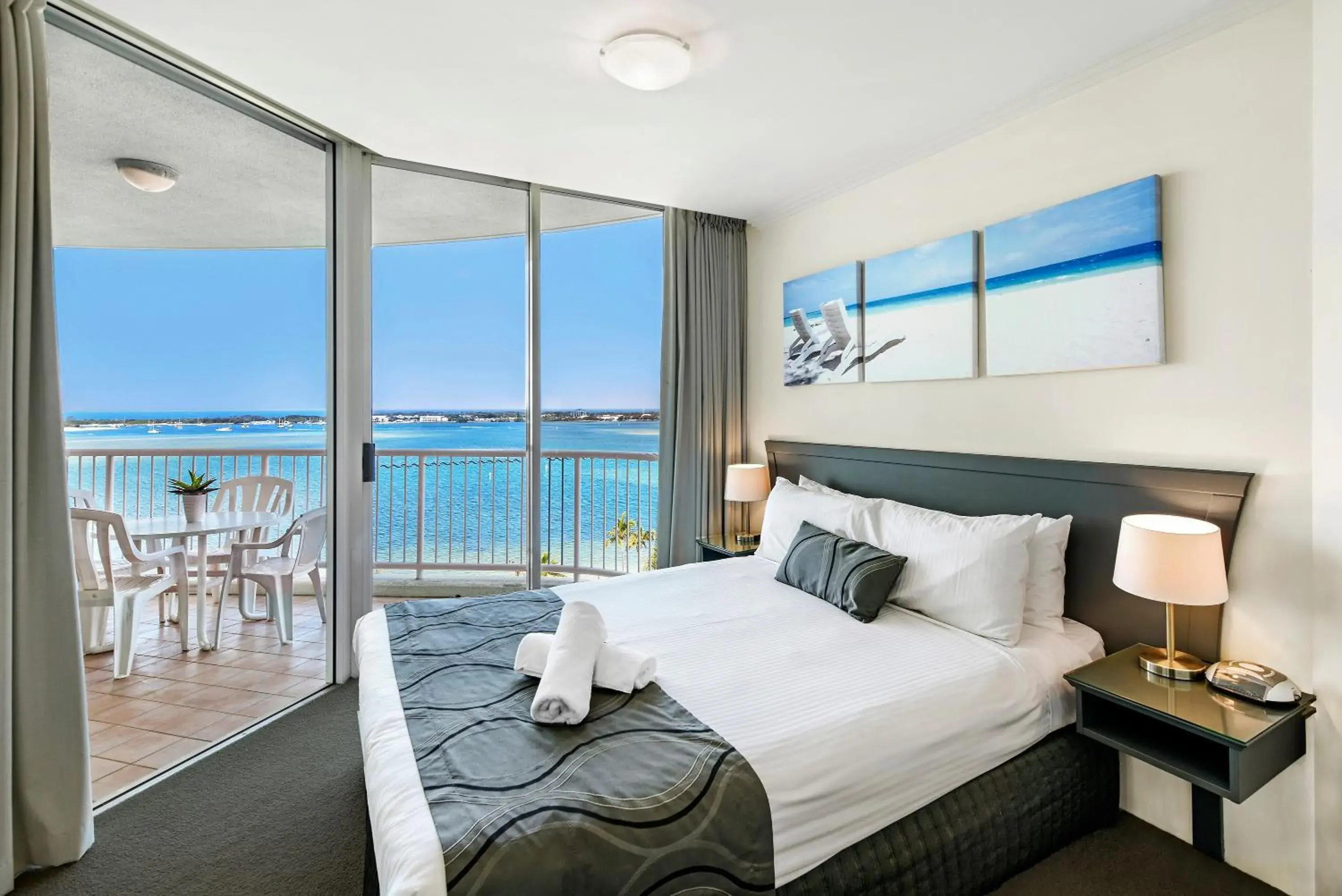 Balcony/Terrace, Bed in Crystal Bay On The Broadwater Balcony/Terrace, Bed in Crystal Bay On The Broadwater