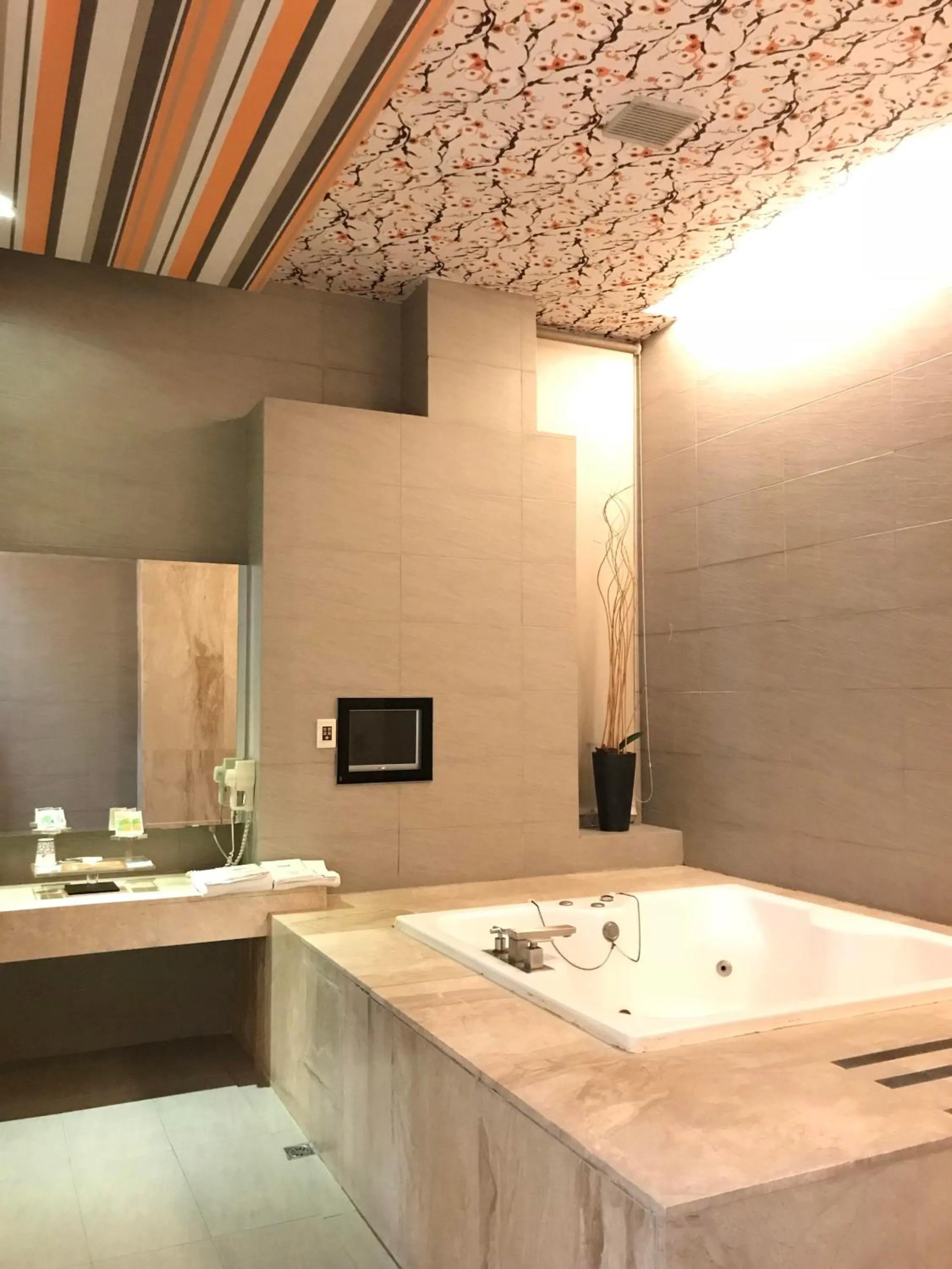 Bathroom in Hiye Fashion Motel