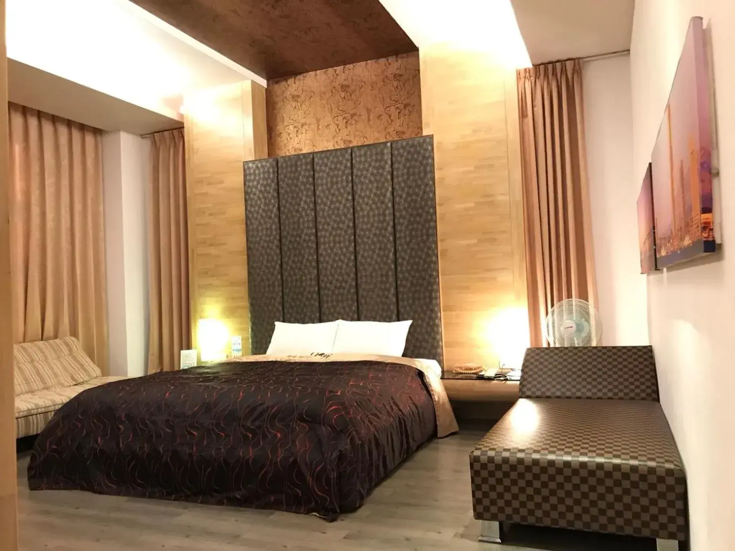 Bed in Hiye Fashion Motel Bed in Hiye Fashion Motel