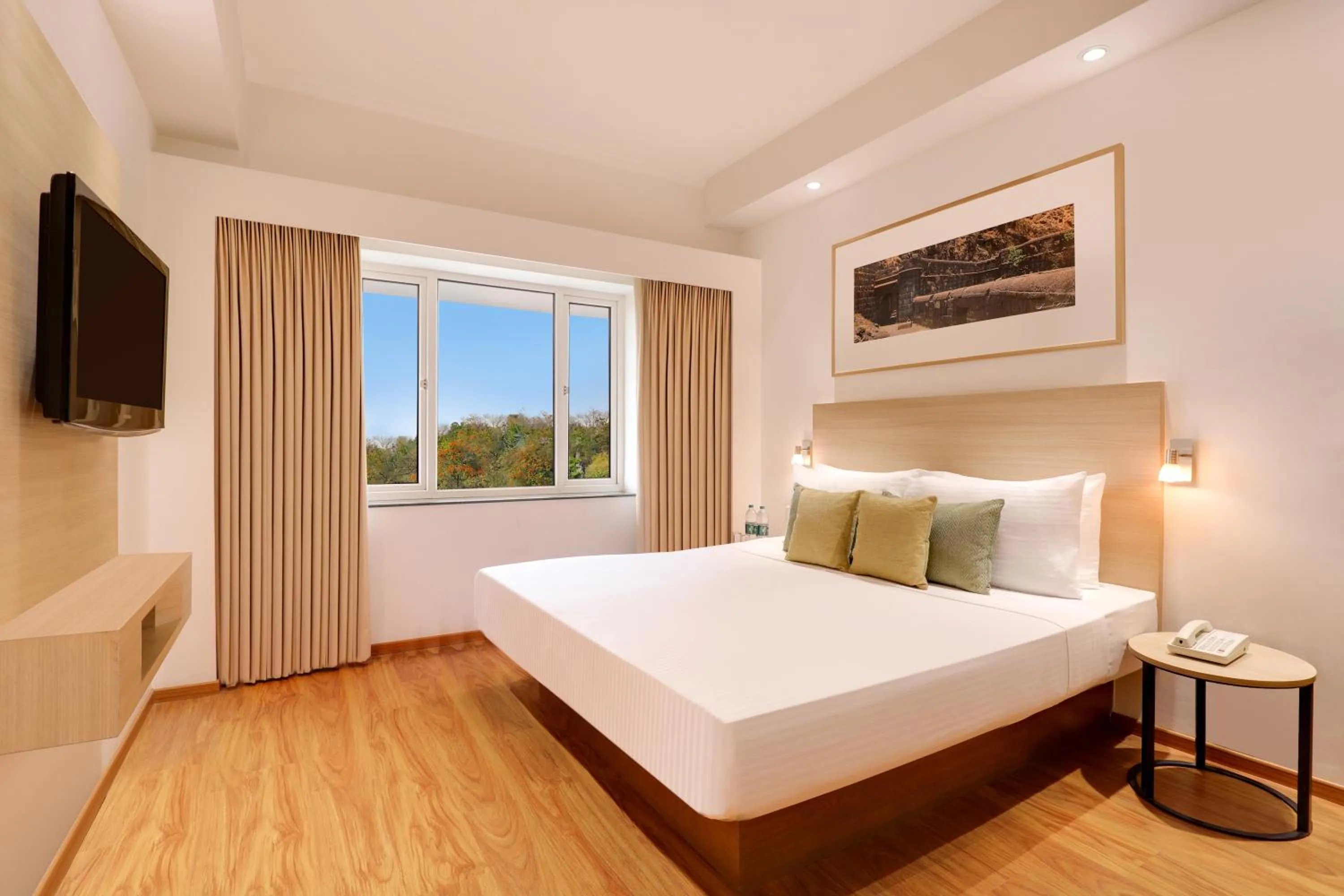 Bedroom, Bed in Lemon Tree Hotel Hinjewadi Pune