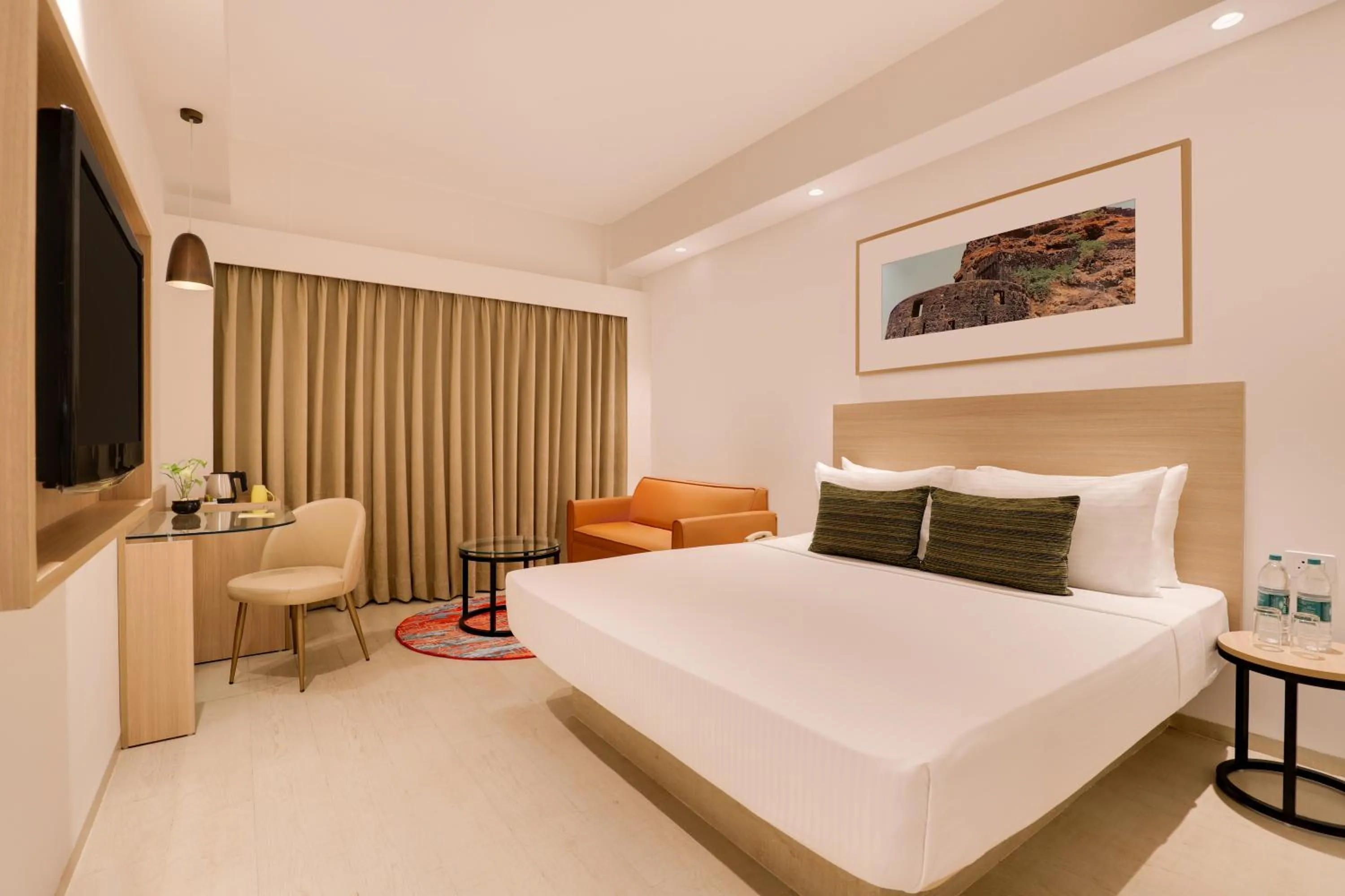 Bedroom, Bed in Lemon Tree Hotel Hinjewadi Pune
