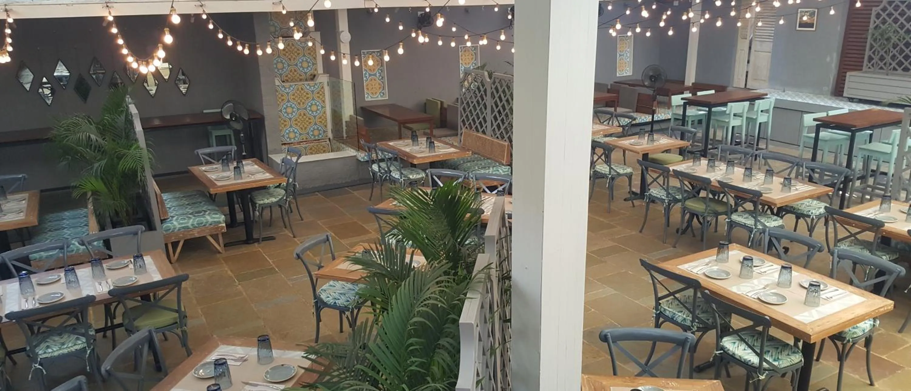 Restaurant/places to eat in Le Sutra Hotel, Khar, Mumbai