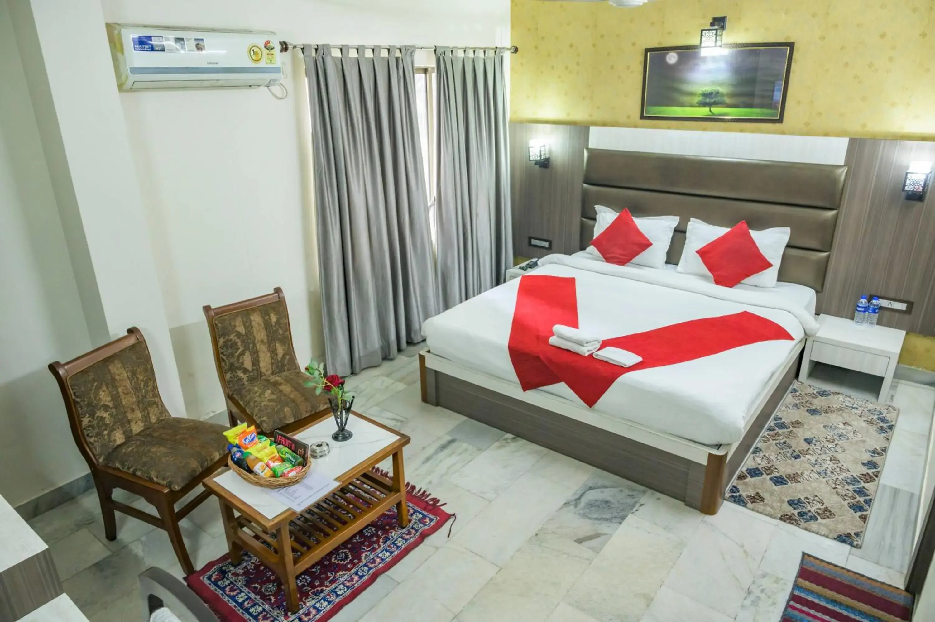 Bedroom, Bed in Pallavi International Bedroom, Bed in Pallavi International