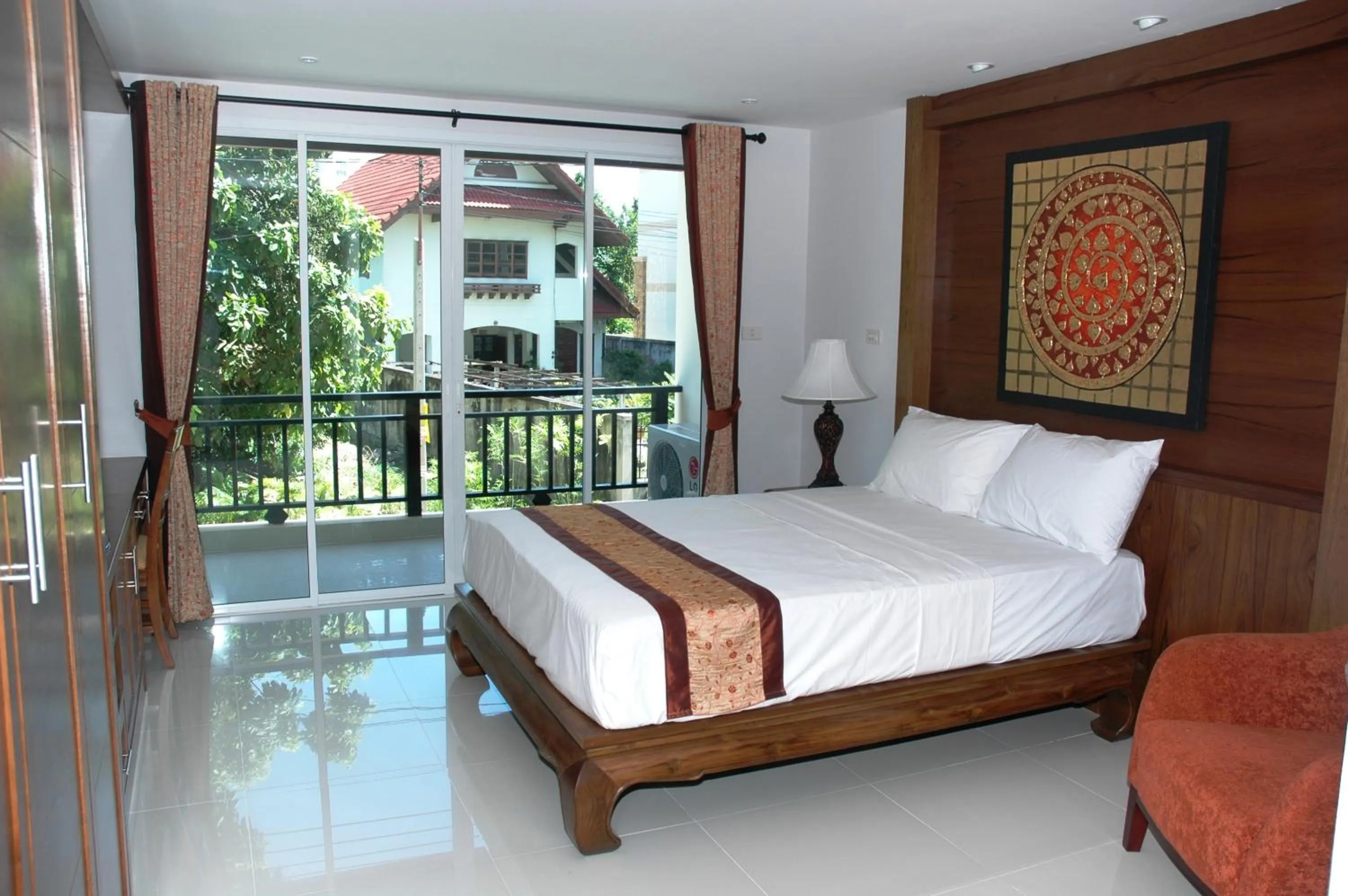 Bedroom, Bed in Jomtien Beach Penthouses